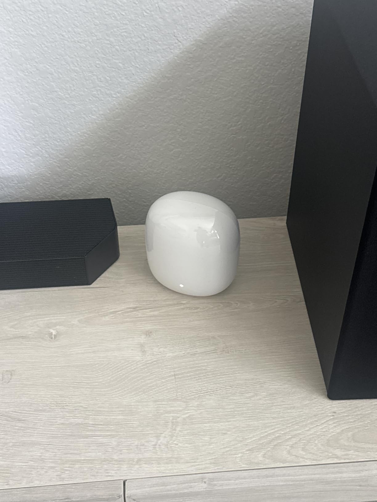 Google Nest WiFi Pro - Wi-Fi 6E - Reliable Home Wi-Fi System with Fast Speed and Whole Home Coverage - Mesh Router - Snow customer photo 1