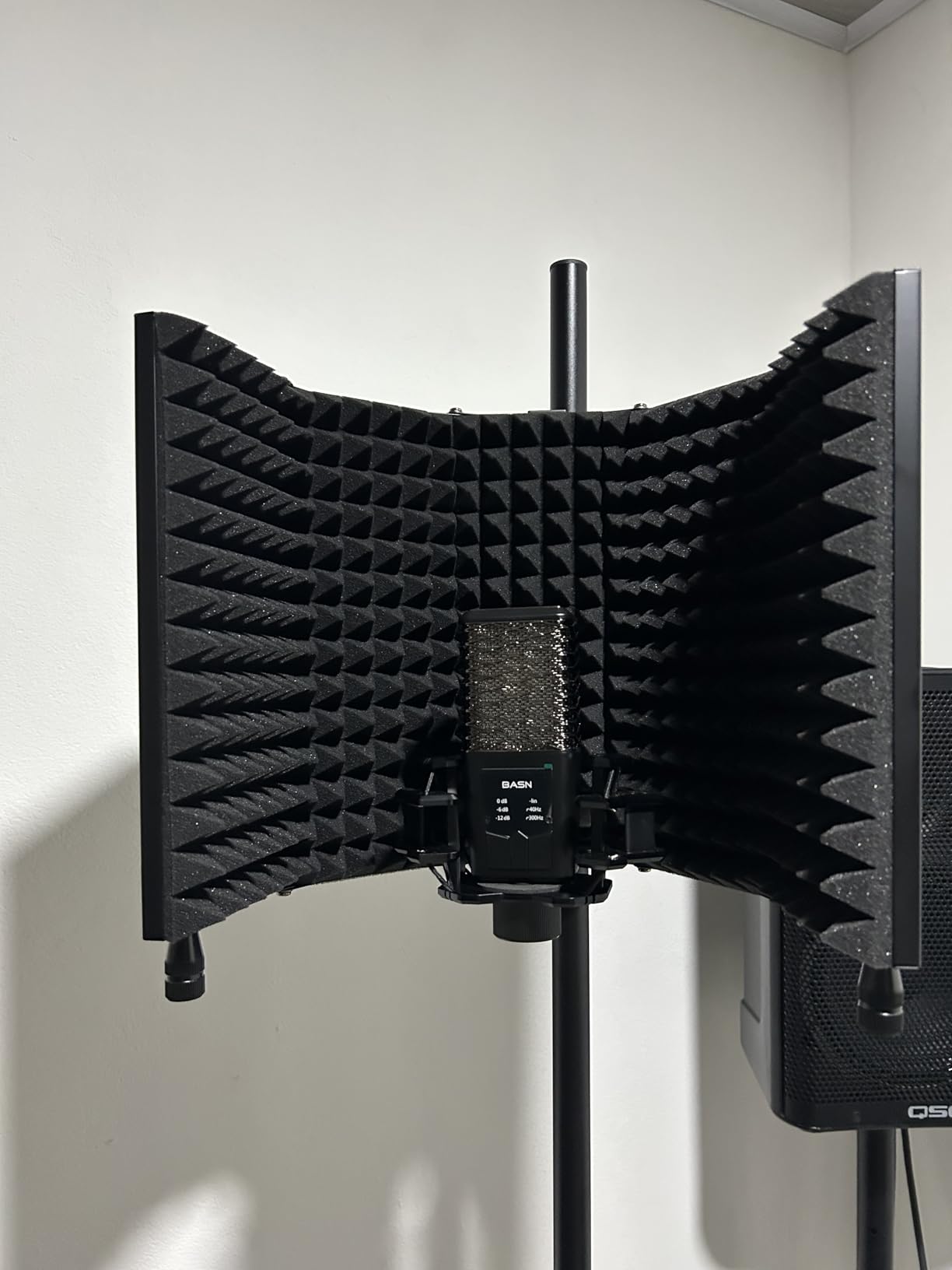 Dmsky Microphone Isolation Shield with Pop Filter and Tripod Stand, Foldable Mic Shield with Triple Sound Insulation, High Density Mic Sound Shield for Recording Studio, Podcasts, Singing, Broadcasting customer photo 2