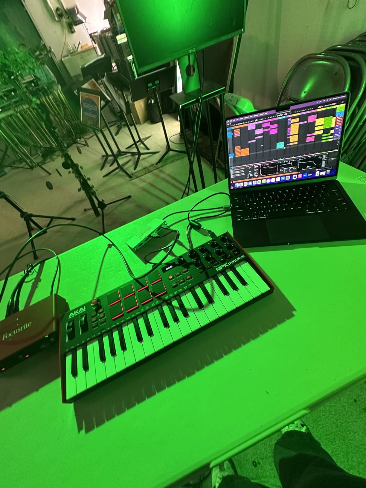 Akai Professional MPK Mini Plus - USB MIDI Keyboard Controller with 37 Mini Keys, 8 MPC Pads, Sequencer, MIDI/CV/Gate I/O, Music Production Software customer photo 2