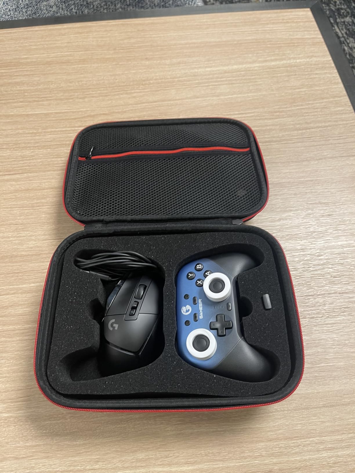 Younik Controller Carrying Travel Case, Protective Hard Case for 2 Universal Controllers, Compatible with P5, P4, X-box 1, Switch Pro, Black customer photo 1
