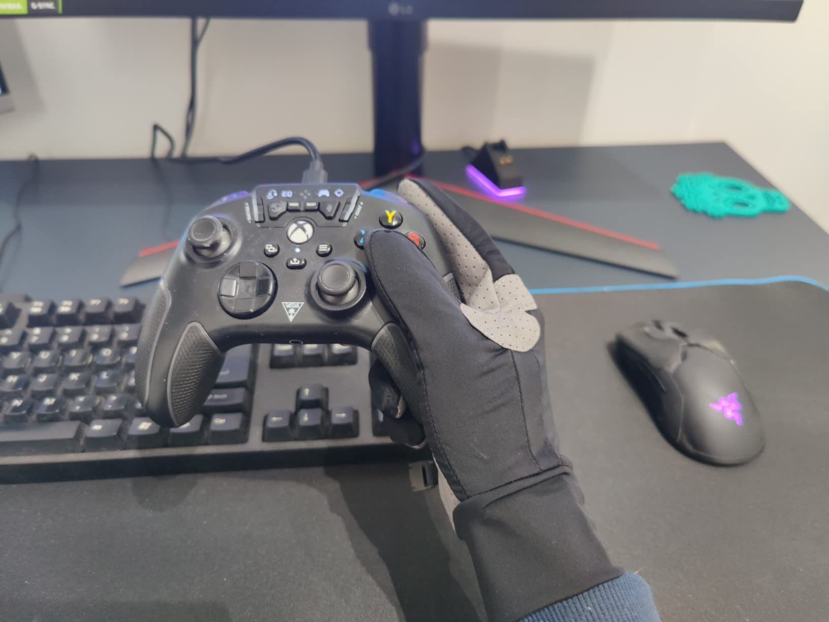 ONISSI Pro Gaming Gloves for Sweaty Hands | Sim Racing Gloves | Full Finger Gamer Grip for PS4/PS5/Xbox/PC/VR/Sim Racer customer photo 2