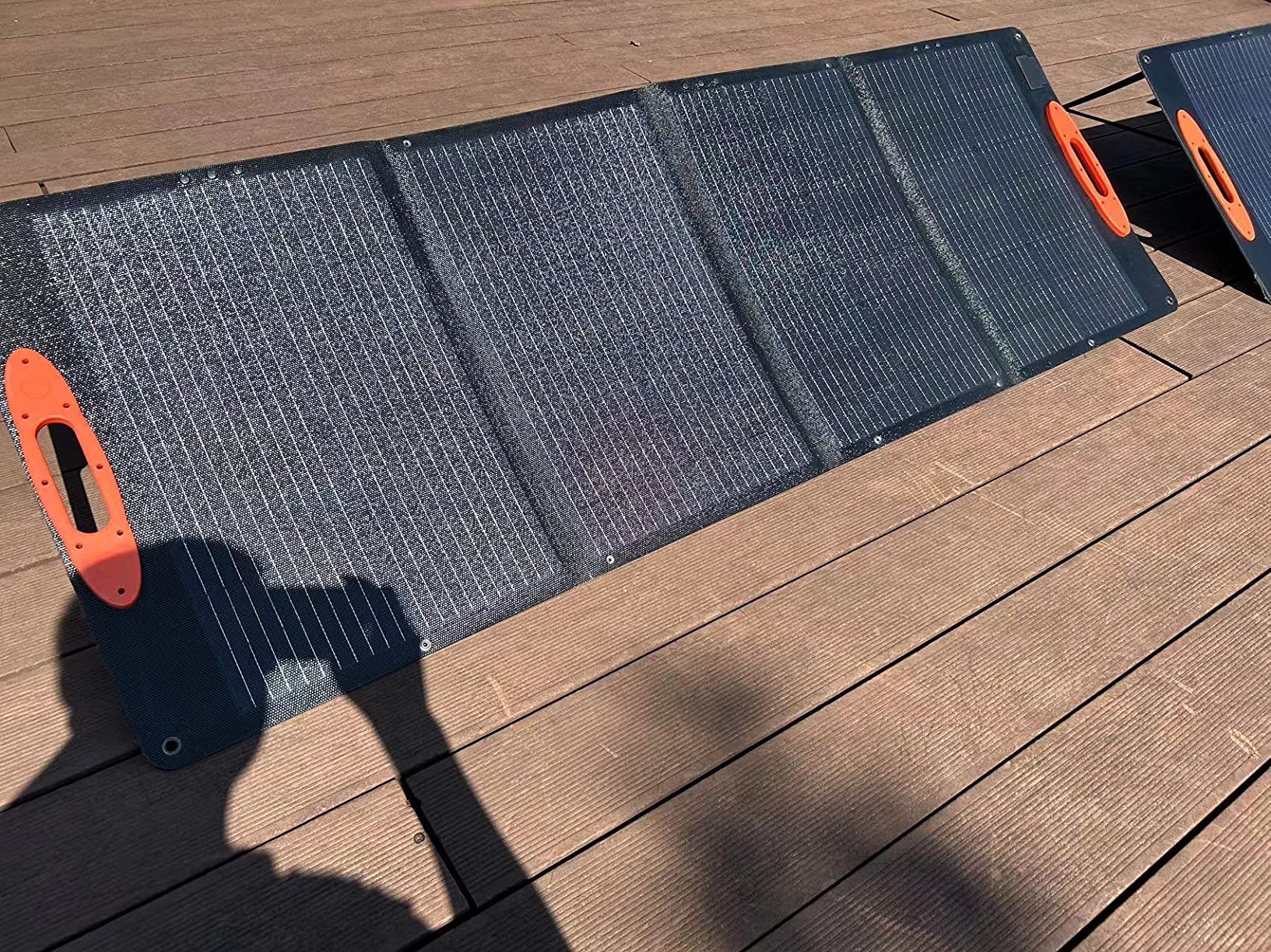 110W Portable Solar Panel for Jackery/EF/Bluetti/Anker/Goal Zero Power Station, IP68 Waterproof, 24% Efficiency, MC4 Output, ETFE Foldable Solar Charger with Adjustable Kickstand for Camping Outdoor customer photo 1