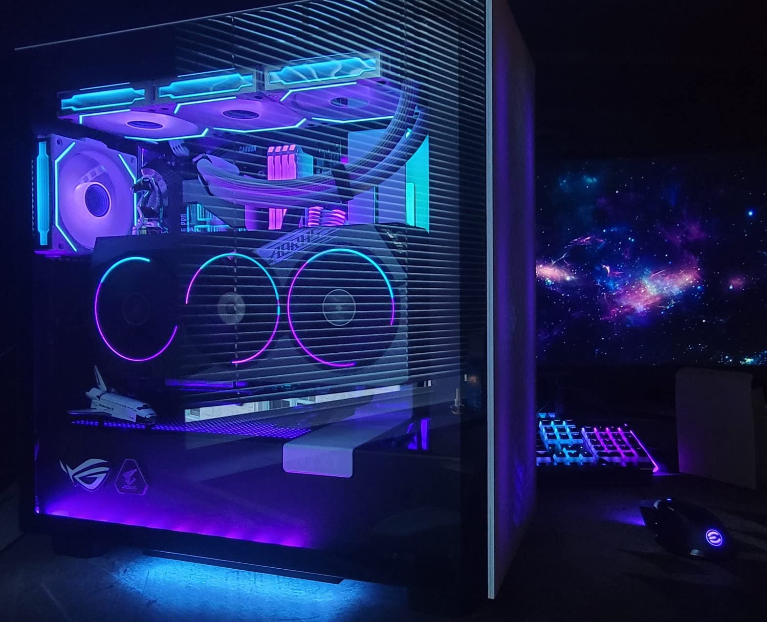 AORUS GeForce RTX 4080 Master 16G Graphics Card, 3X WINDFORCE Fans, 16GB 256-bit GDDR6X, GV-N4080AORUS M-16GD Video Card customer photo 1