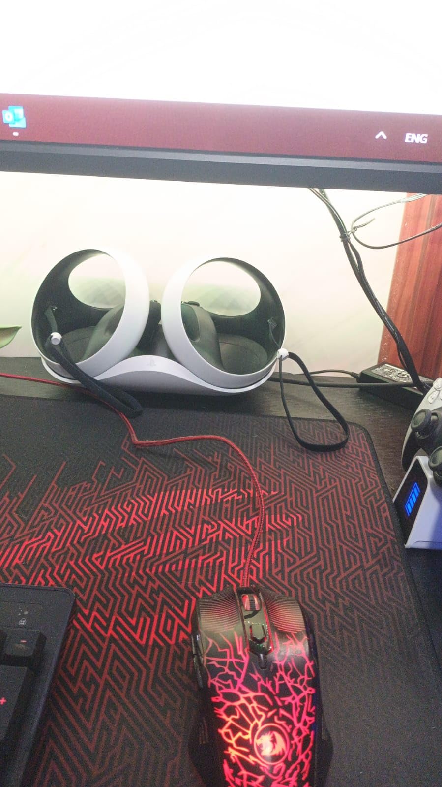PlayStation VR2 Sense Controller Charging Station - Official Sony customer photo 1