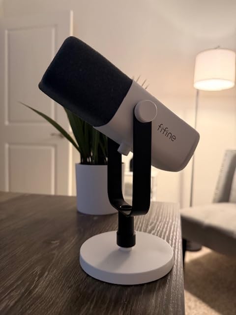 FIFINE USB/XLR Dynamic Microphone for Podcast Recording, PC Computer Gaming Streaming Mic with RGB Light, Mute Button, Headphones Jack, Desktop Stand, Vocal Mic for Singing YouTube-AmpliGame AM8 customer photo 2
