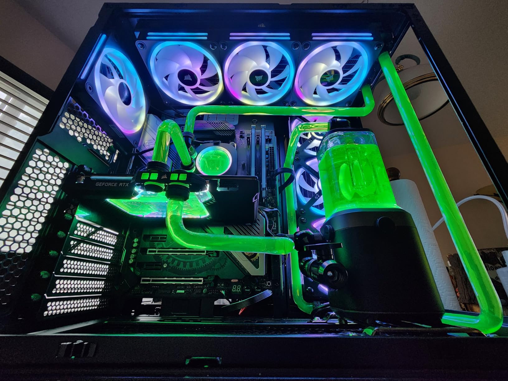 Corsair Hydro X Series XG7 RGB 4080 Founders Edition GPU Water Block - For NVIDIA GeForce RTX 4080 FE - CNC Nickel-Platted Copper - 50 Cooling Fins - Included Backplate & ARGB Adapater Cable - Black customer photo 1