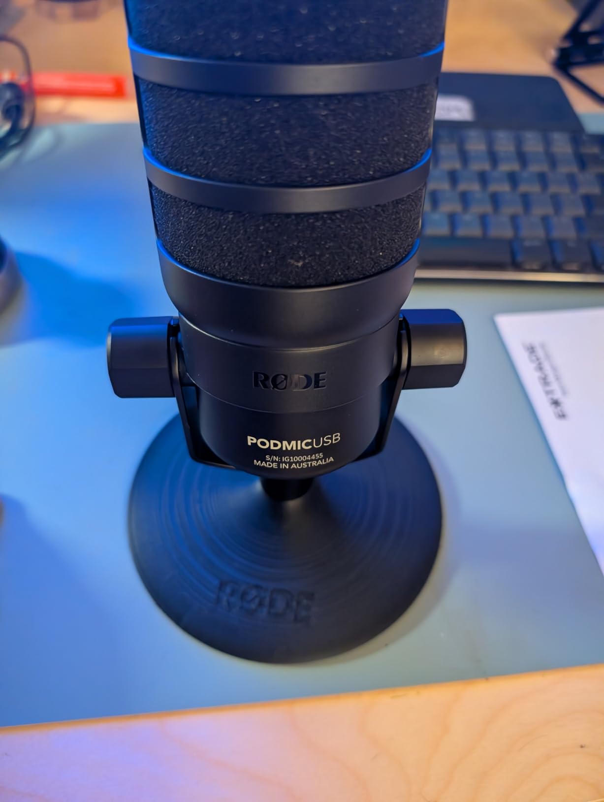 RØDE PodMic USB Versatile Dynamic Broadcast Microphone With XLR and USB Connectivity for Podcasting, Streaming, Gaming, Music-Making and Content Creation customer photo 1