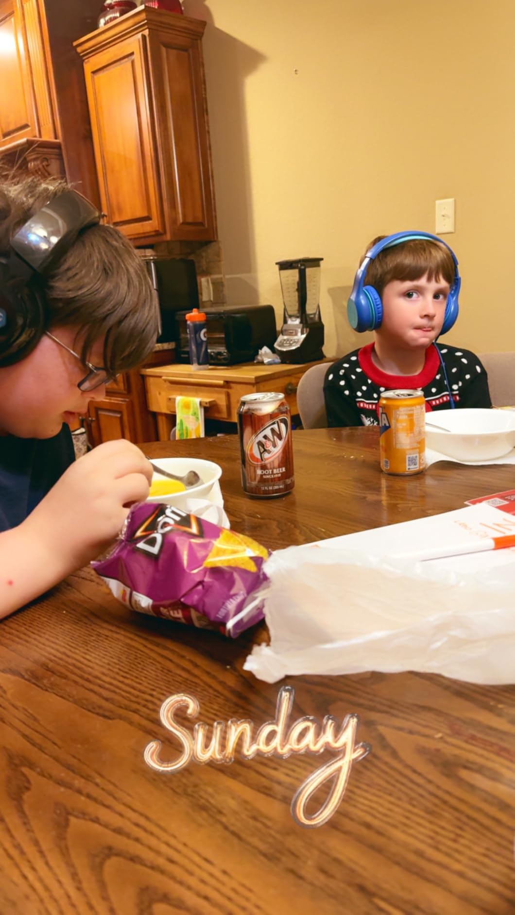 EarFun K1 Kids Headphones Wired with Microphone, 85/94dB Volume Limit, Shareport, Stereo Sound Foldable Headset for School/Tablet/iPad customer photo 1
