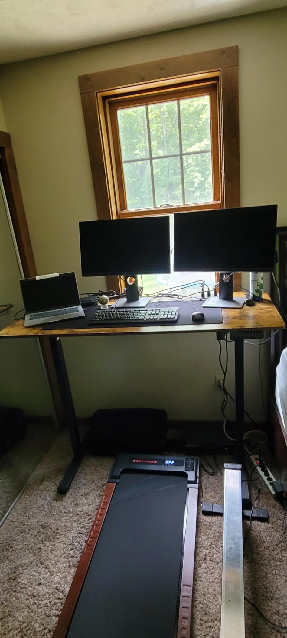 farexon 48 x 24 inch Standing Desk Electric Adjustable Height with Charging Station,USB Outlets, Stand up Desk with Wheels, Preset Heights Home Office Gaming Computer Workstations Table(White) customer photo 1