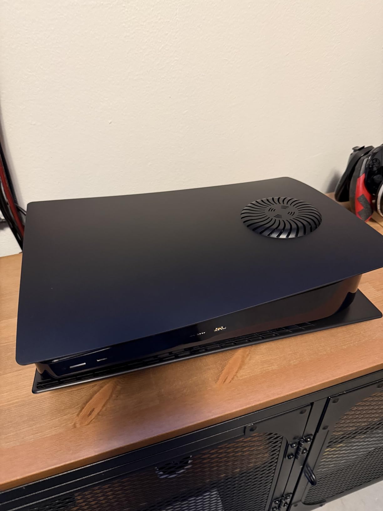 Faceplate with Cooling Vents and Dust Filter for PS5 Disc Edition (Cosmic Red) customer photo 1