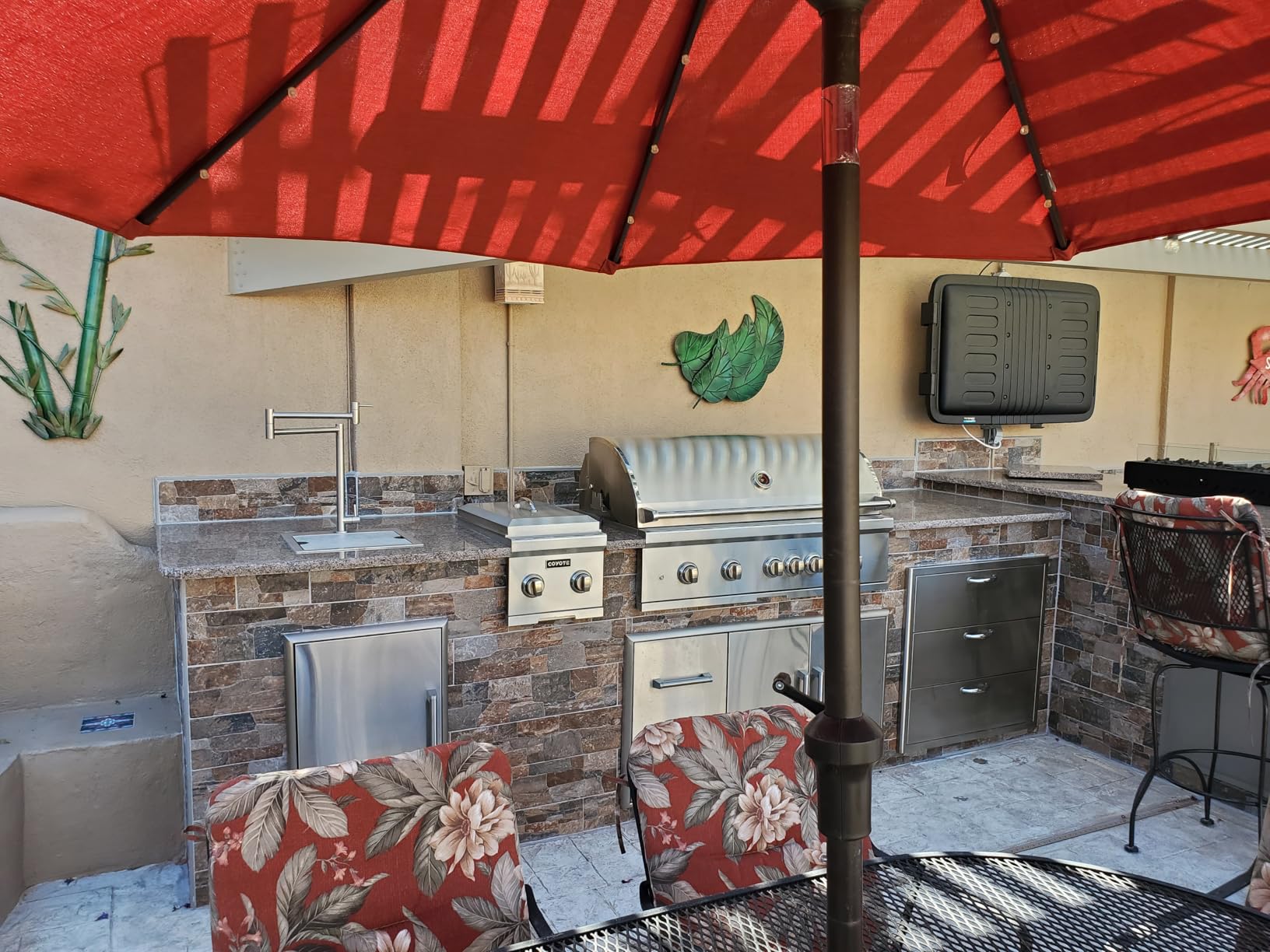 The TV Shield E-Series 58-65 Inch Outdoor TV Enclosure - Weatherproof Lockable Hard Cover with UV-Resistant ASA Polymer - Includes TV Mount customer photo 2