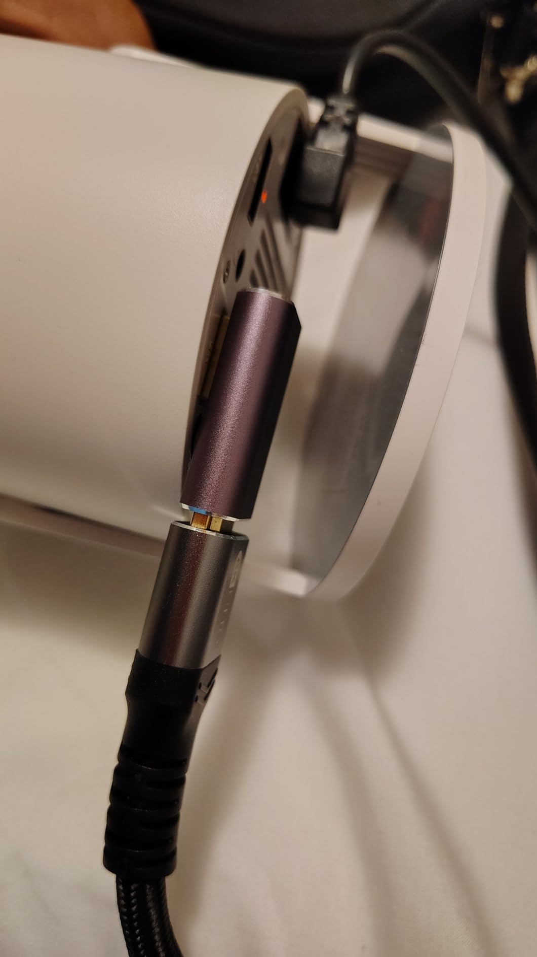 AreMe 8K HDMI 2.1 Right Angle Adapter (2 Pack), Left&Right 90 Degree and 270 Degree HDMI Male to HDMI Female Extender Connector Aluminum Alloy (34 * 24 * 9MM) customer photo 2