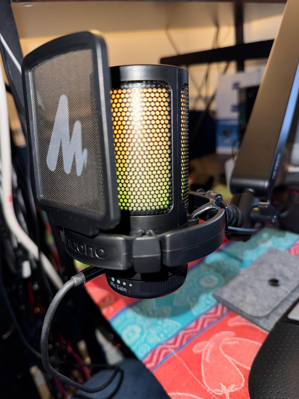 MAONO USB Gaming Microphone for PC, Noise Cancellation Condenser Mic with RGB Lights, Mute, Gain for Streaming, Recording, Podcast, Chat, Twitch, YouTube, Discord, Computer, PS5, PS4, GamerWave customer photo 1