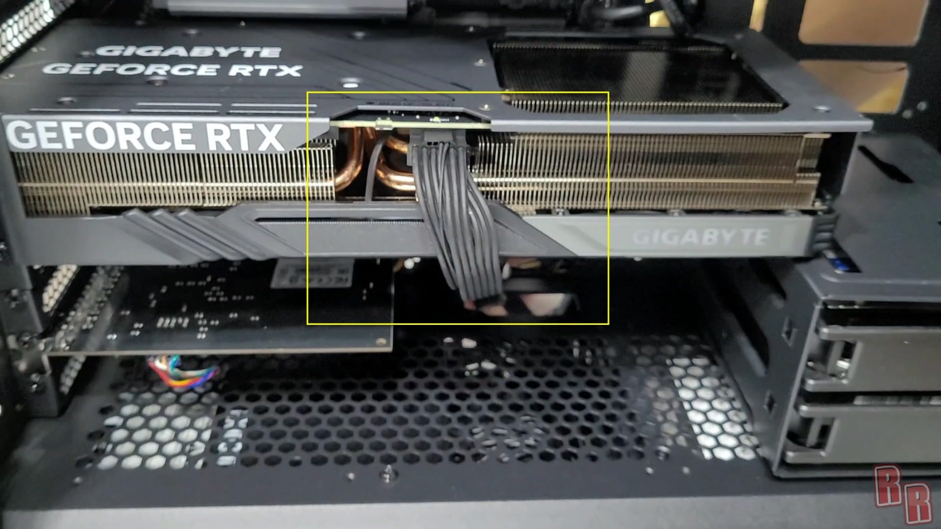 CORSAIR HX1000i Fully Modular Ultra-Low Noise ATX Power Supply - ATX 3.1 & PCIe 5.1 Compliant - Fluid Dynamic Bearing Fan - CORSAIR iCUE Software Compatible - 80 Plus Platinum Efficiency - Black customer photo 2