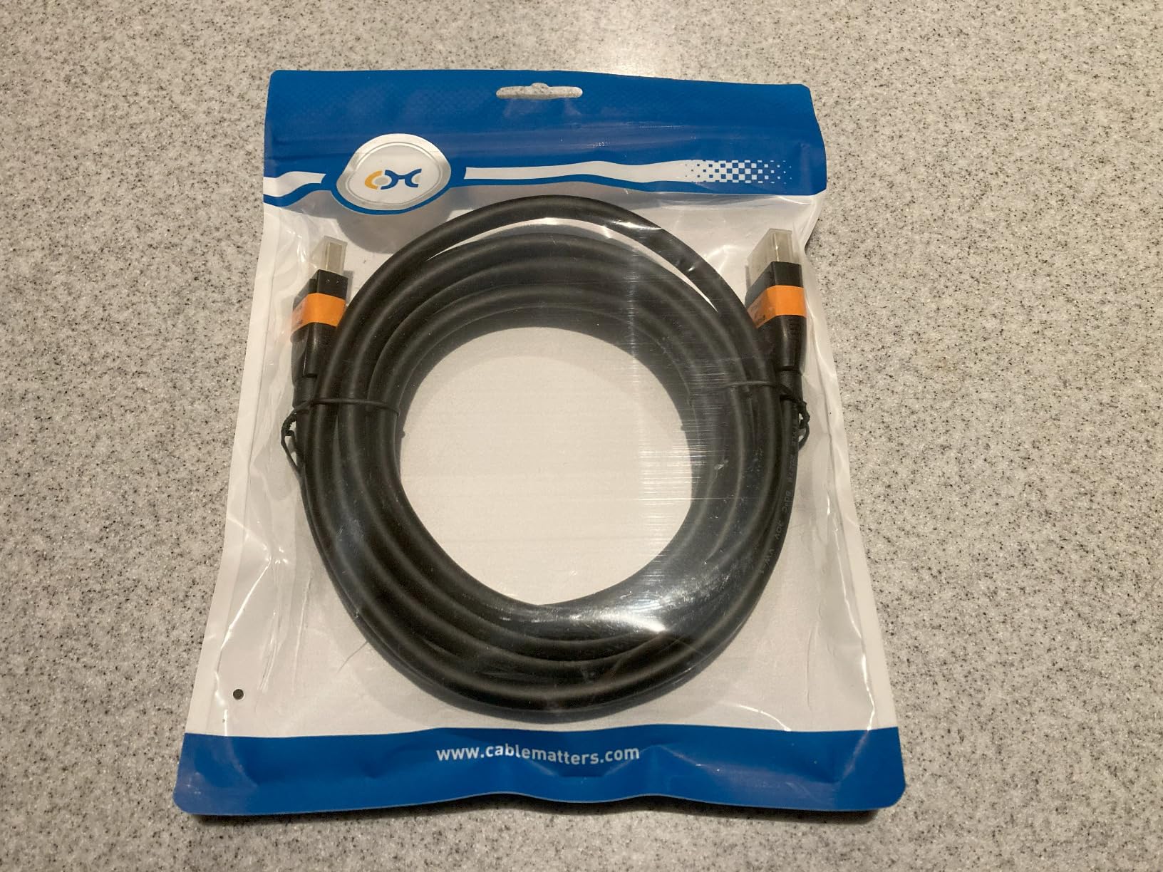 Cable Matters [VESA Certified] 40Gbps DisplayPort 2.1 Cable 2m/6.6ft, DP40 Cable 8K 120Hz, 4K 240Hz in Black with FreeSync, G-SYNC and HDR for Gaming Monitor, PC, RTX 4080/4090, RX 7900 customer photo 2