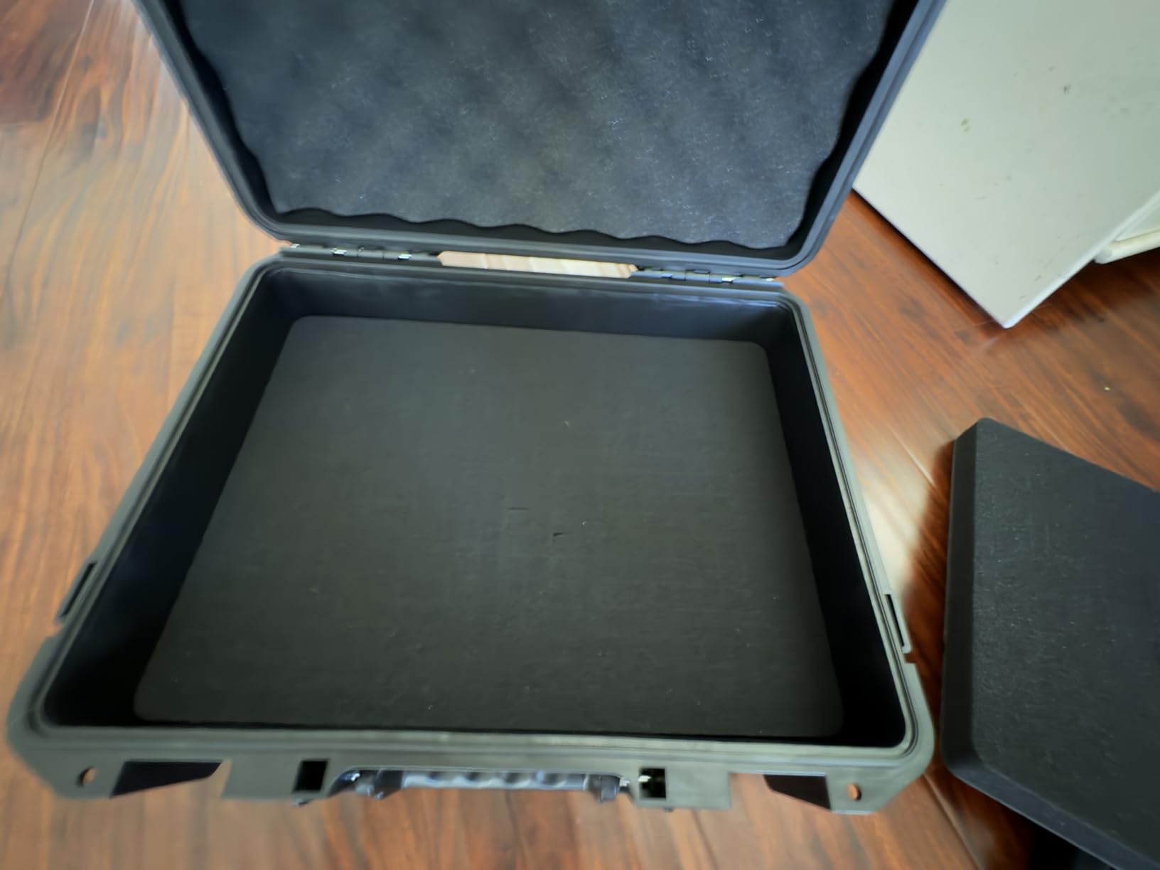 TORIBIO Miniature Storage Figure Case, Miniature Sturdy Hard Case 48 Slot Figurine Carrying Compatible with 40k D&D DND Minis and More customer photo 1