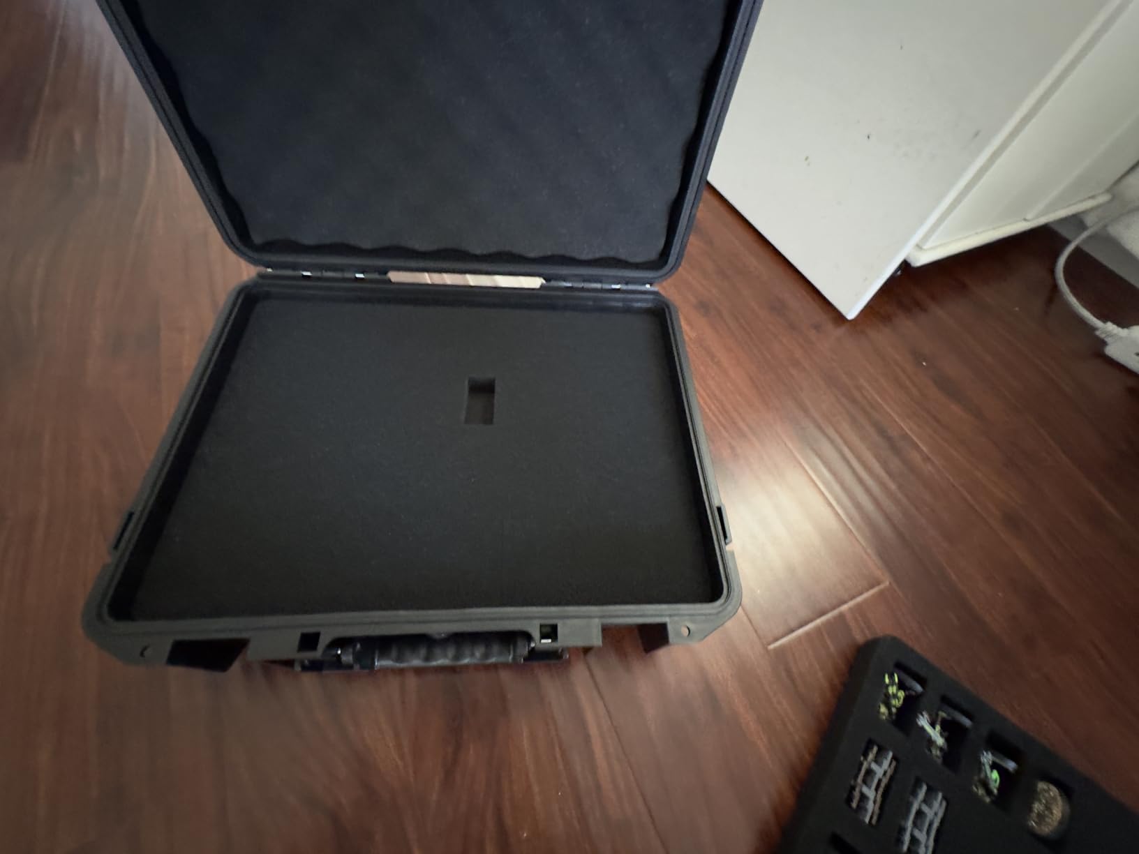 TORIBIO Miniature Storage Figure Case, Miniature Sturdy Hard Case 48 Slot Figurine Carrying Compatible with 40k D&D DND Minis and More customer photo 2