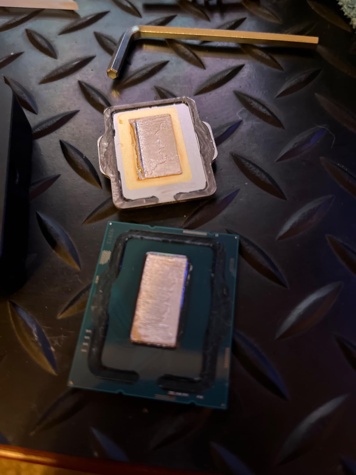 Thermal Grizzly Delid-Die-Mate - Intel 13th Gen CPU Delid Tool - CPU Heatspreader Removing Tool - Made in Germany customer photo 1