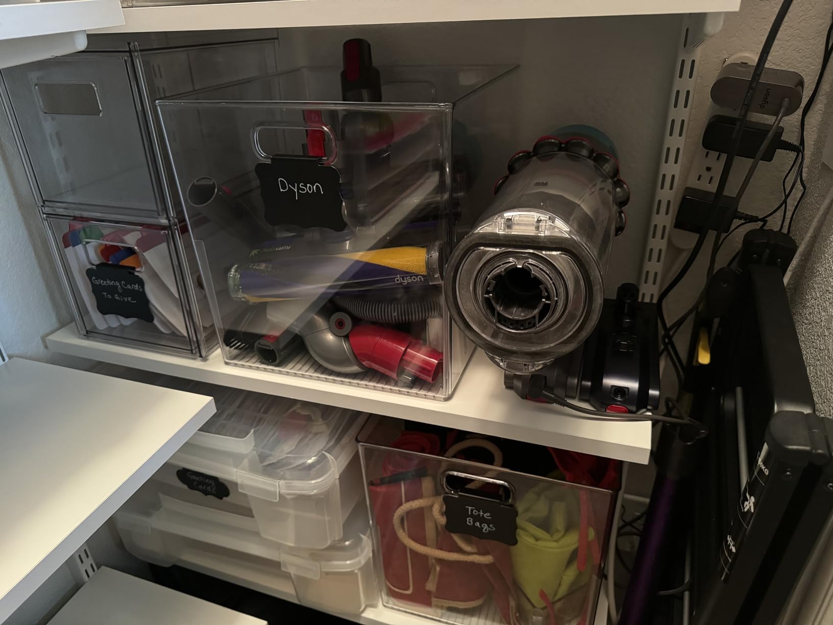 Dyson Gen5detect Cordless Vacuum, 280AW, 3 Power Modes, Up to 70 Minutes, Illumination Reveals dust, HEPA Filtration, All Floor Types customer photo 1
