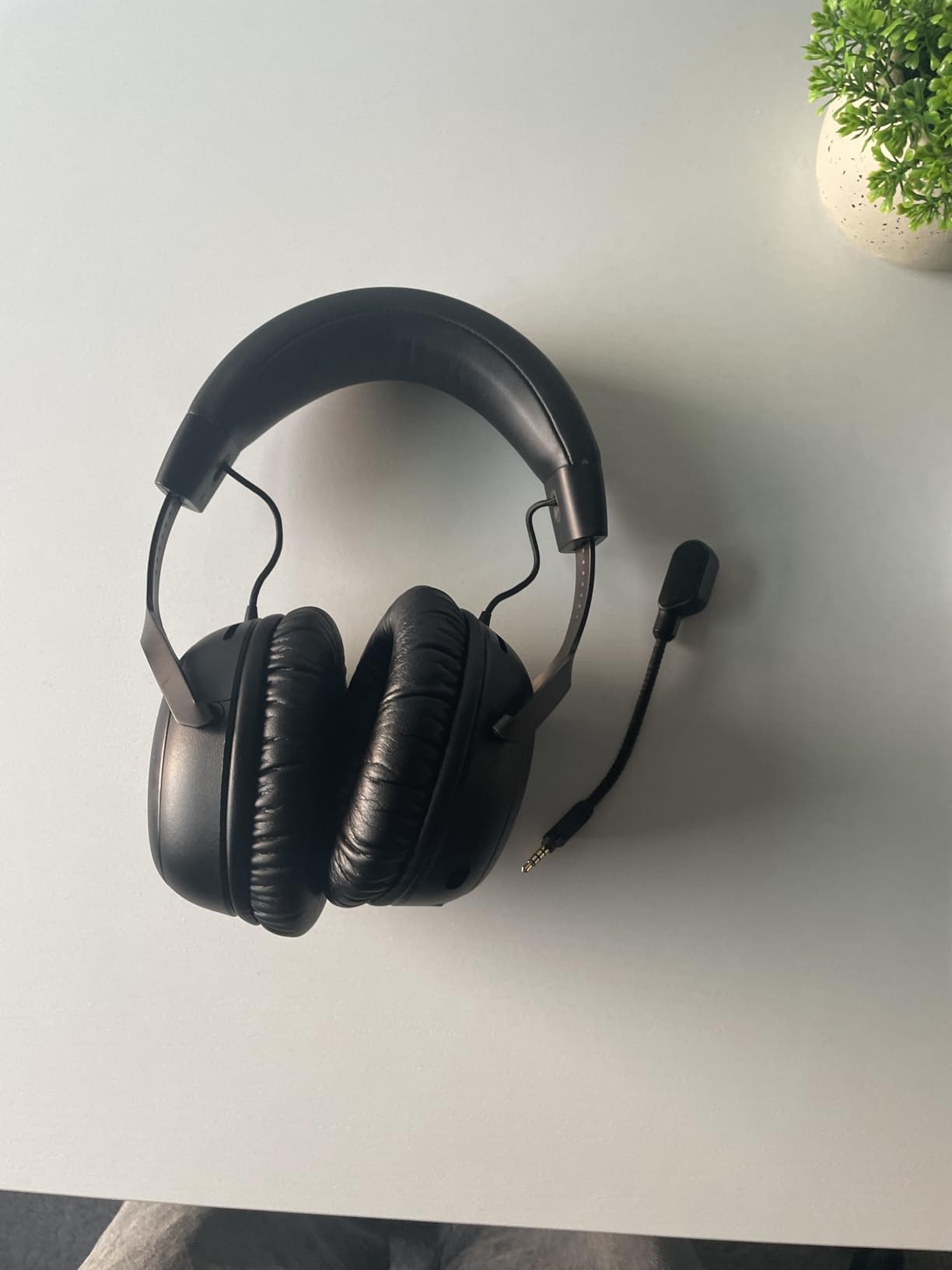 HyperX Cloud III - Wired Gaming Headset, PC, PS5, Xbox Series X|S, Angled 53mm Drivers, DTS Spatial Audio, Memory Foam, Durable Frame, Ultra-Clear 10mm Mic, USB-C, USB-A, 3.5mm - Black/Red customer photo 1