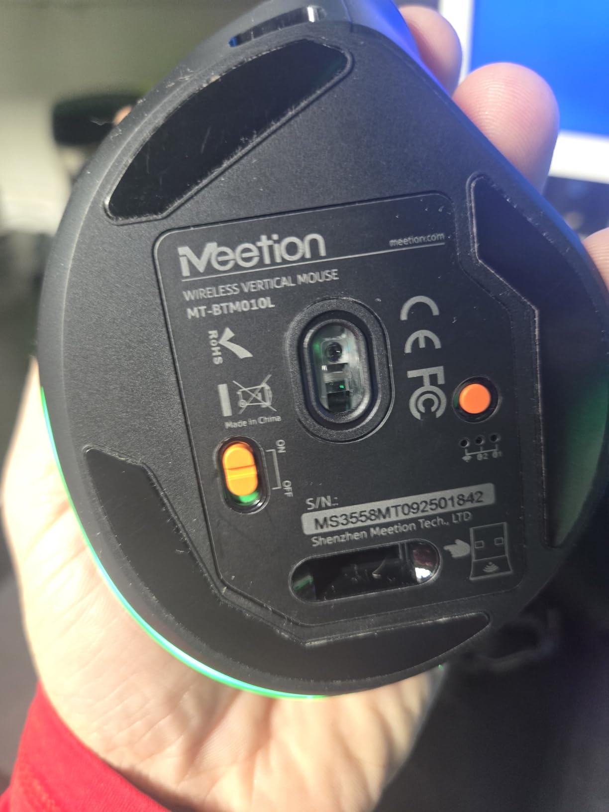 MEETION Left-Handed Ergonomic Mouse, Wireless Vertical RGB Rechargeable Mouse, Bluetooth(5.2 + 3.0) & USB-A with USB-C Adapter 4 Adjustable DPI Mice for Mac/Windows/PC/Tablet/iPad Black customer photo 2