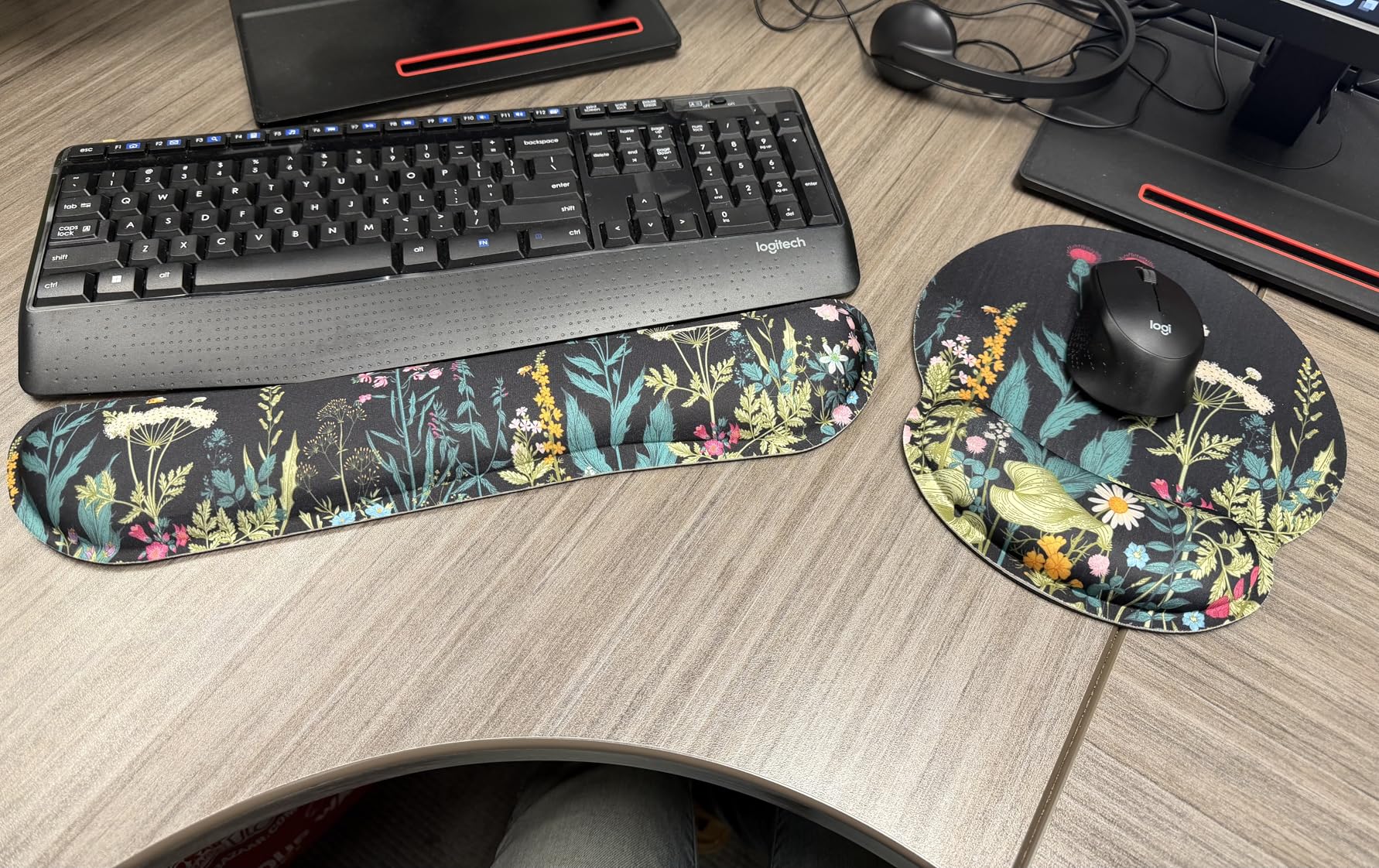 Mouse Pad with Wrist Rest Set, Qomolama 3-in-1 Wrist Support Mouse Pad Set, Floral Gaming Mousepad with Anti-Skid Base,Ergonomic Mouse Pad,Memory Foam Keyboard Gel Wrists Rest customer photo 2