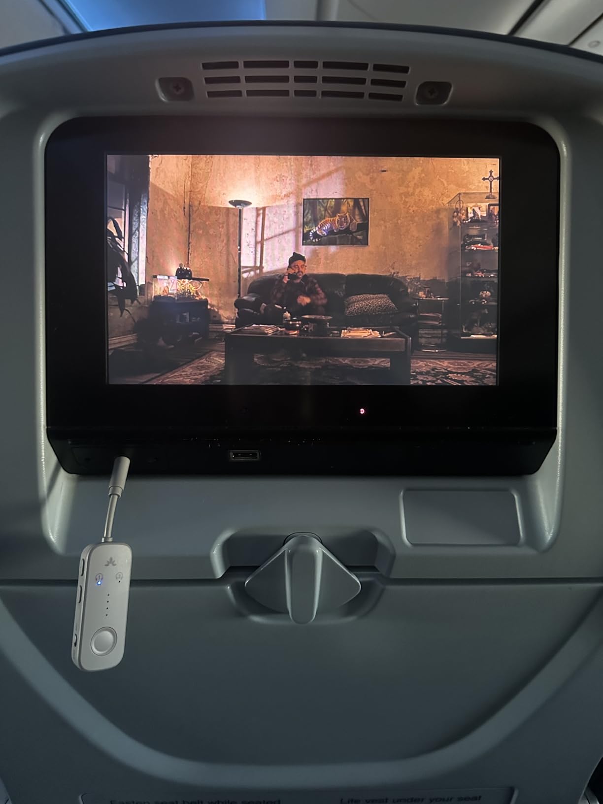 Avantree Relay - Premium Airplane Bluetooth Adapter with Advanced Qualcomm Chipset, 2 Headphones Support, 25hrs Play Time, aptX Adaptive & HD Audio Transmitter for Airpods, Bose & Travel Flight customer photo 2