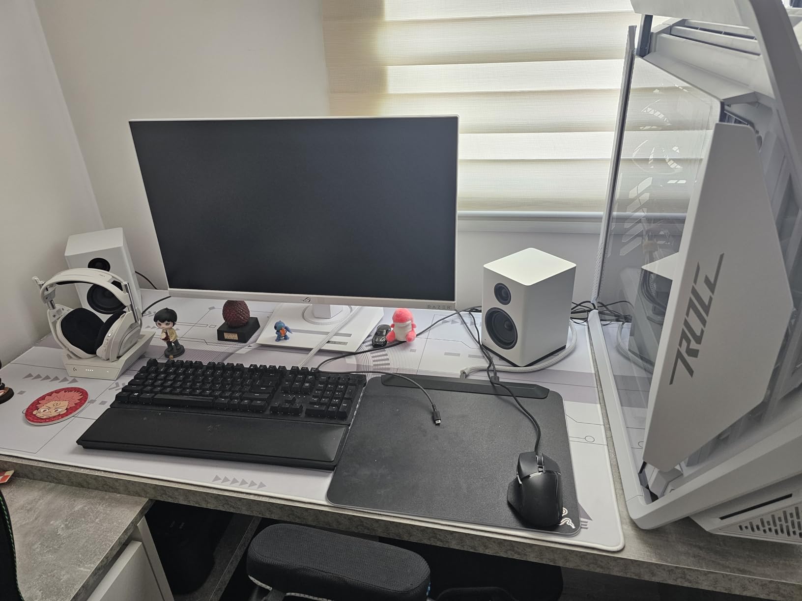 NZXT Relay PC Gaming Desktop Speakers - AP-SPKW2-US - Bookshelf-Style Design - 80 Watts - High Dynamic Range - Silk Dome Tweeters - Glass Fiber Woofers - White customer photo 1