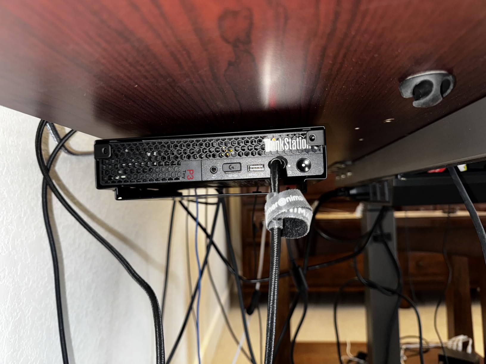 HumanCentric VESA Mount Compatible with Lenovo Thinkcentre Tiny M90q Gen 2, M80q Gen3, M90q Gen3, M70q Gen 2, Thinkstation P3 Tiny, M60e, M75q Gen2, M70q, Mount Behind Monitor customer photo 1