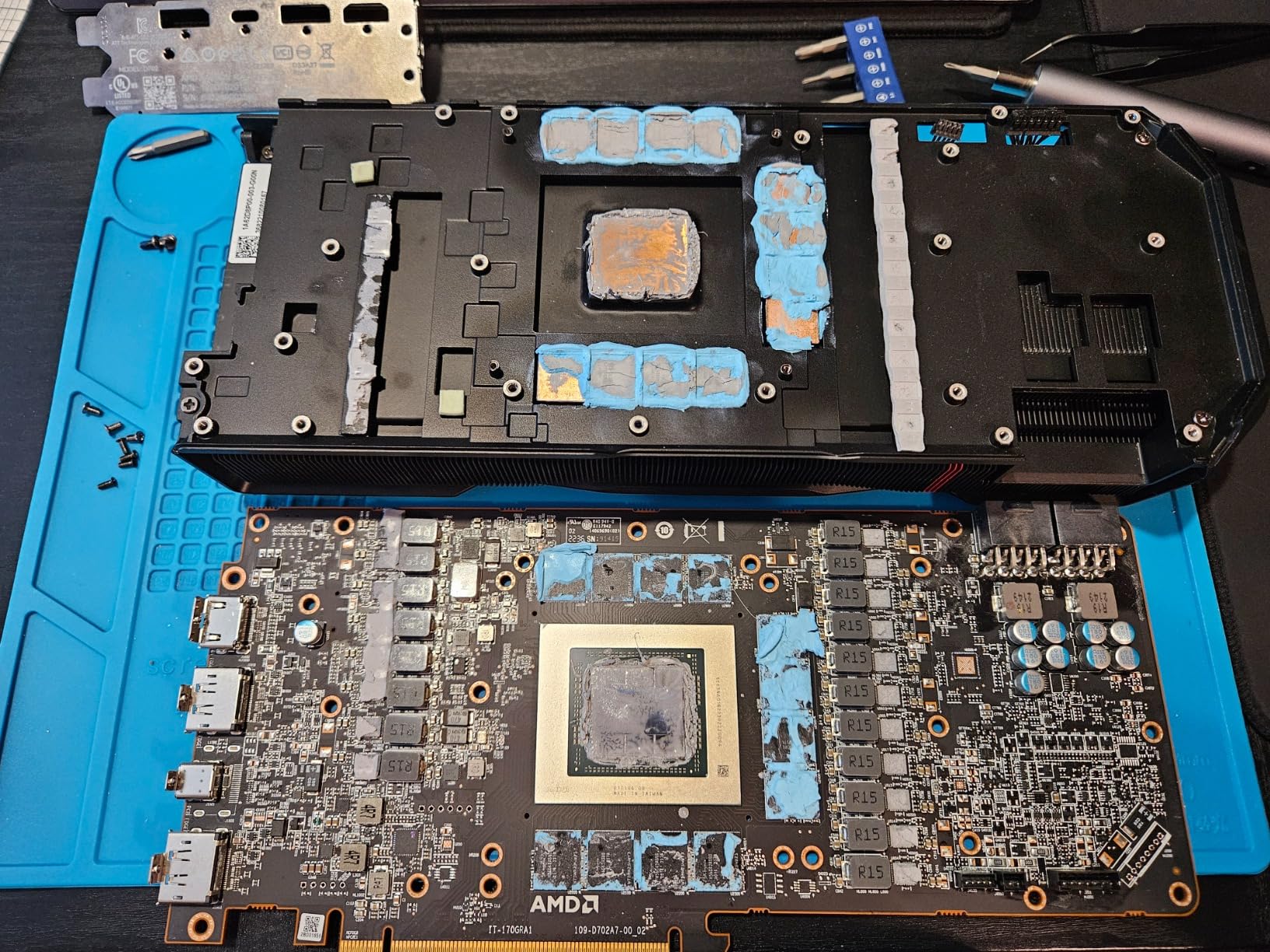 Thermal Grizzly KryoSheet (33x33x0.2mm) - Ultra High Thermal Conductivity Graphene Thermal Pad - Perfect Alternative for Thermal Paste on CPU/GPU/PS4/PS5/Xbox - Made in Sweden customer photo 2