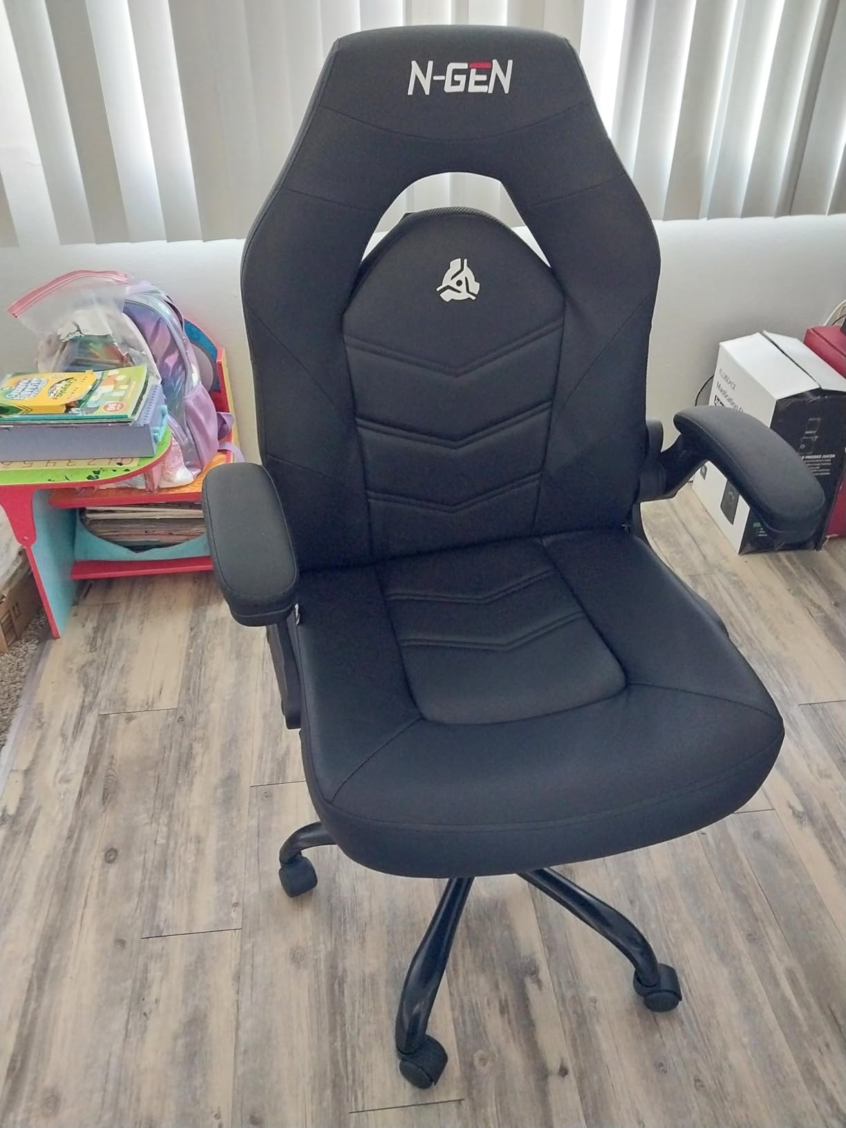 N-GEN Video Gaming Chair Ergonomic Computer Desk Office Chair with Lumbar Support Adjustable Height Swivel Wheels Flip-Up Arms PU Leather Home and Office (Pink) customer photo 1