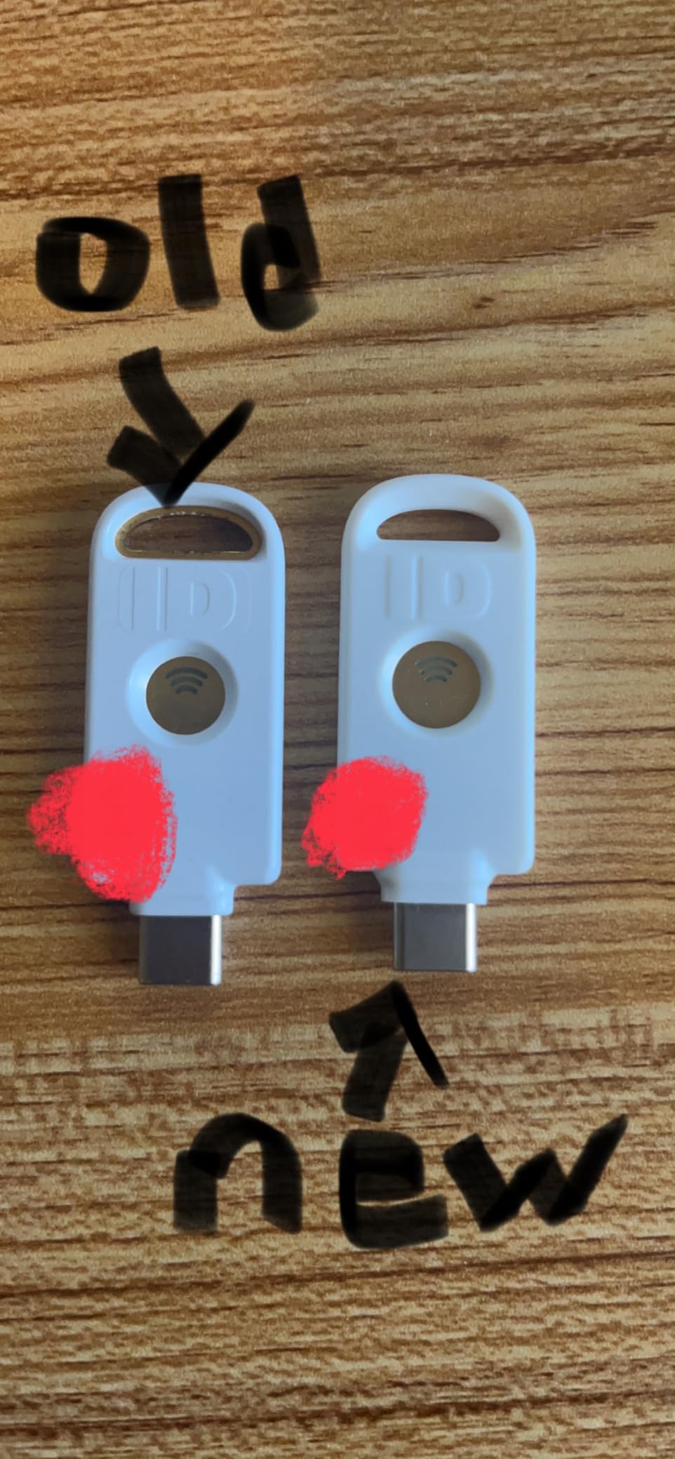 Identiv uTrust FIDO2 NFC Security Key USB-C (FIDO, FIDO2, U2F, WebAuthn) customer photo 2