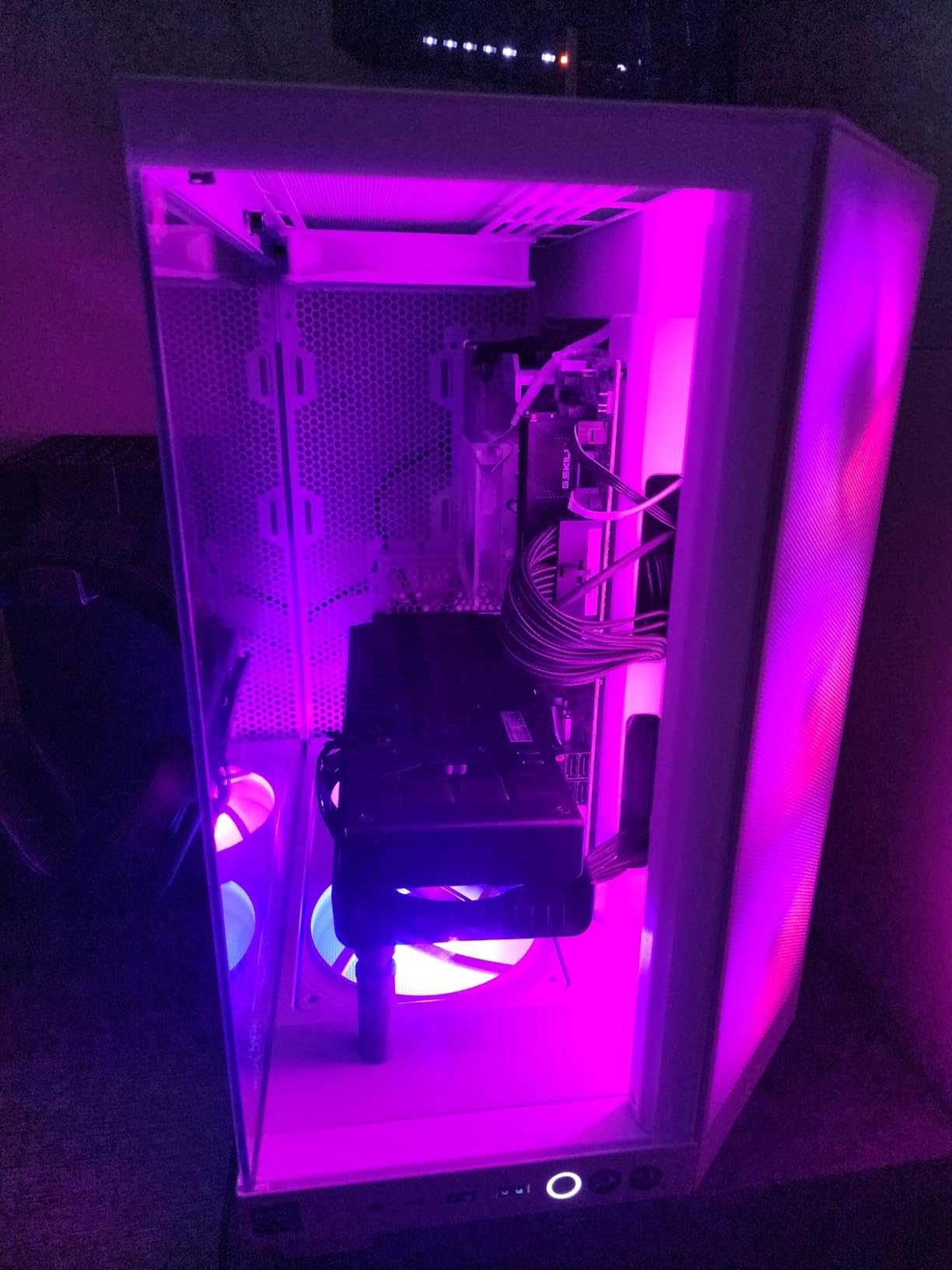 NZXT H6 Flow RGB Mid-Tower Airflow Case with 3 RGB Fans, Panoramic Glass Panels, Cable Management - Black customer photo 2