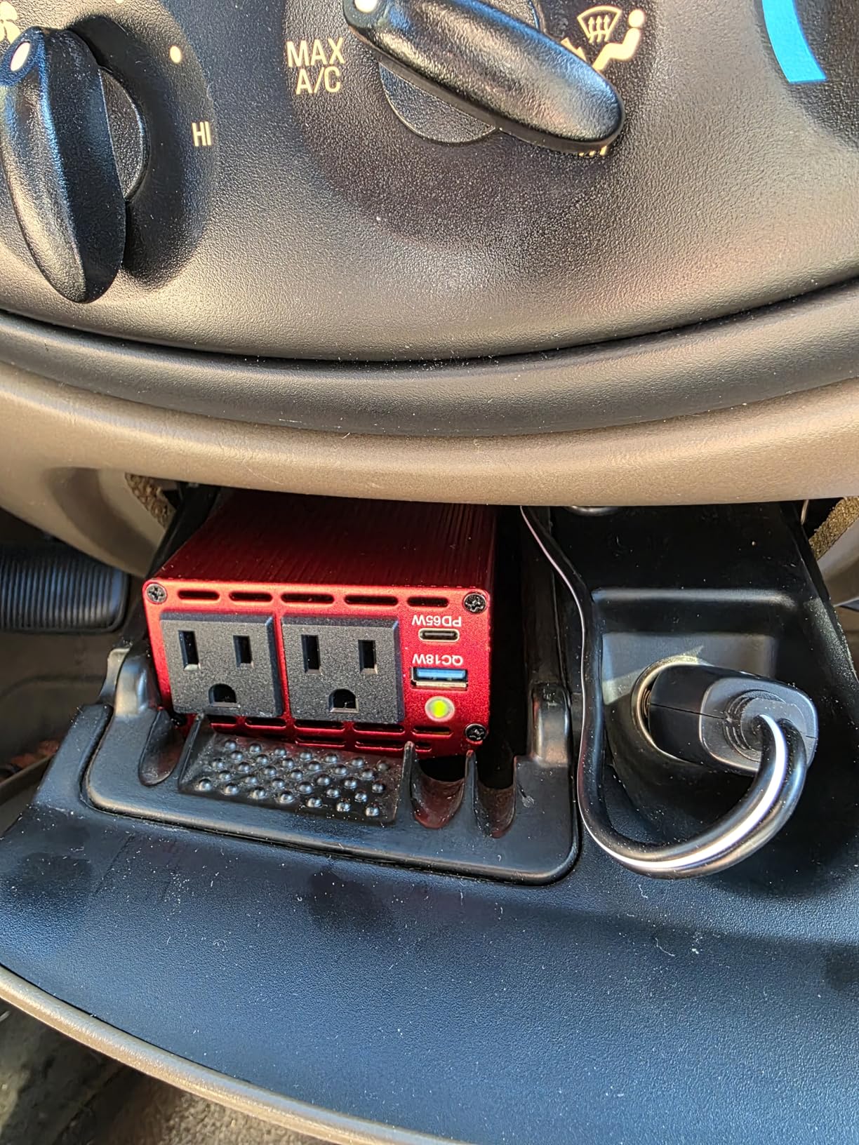 BESTEK 300W Car Power Inverter with 65W USB-C and QC3.0 Ports - 12V DC to 110V AC Converter for Vehicles with Multi-Protection - Red customer photo 1