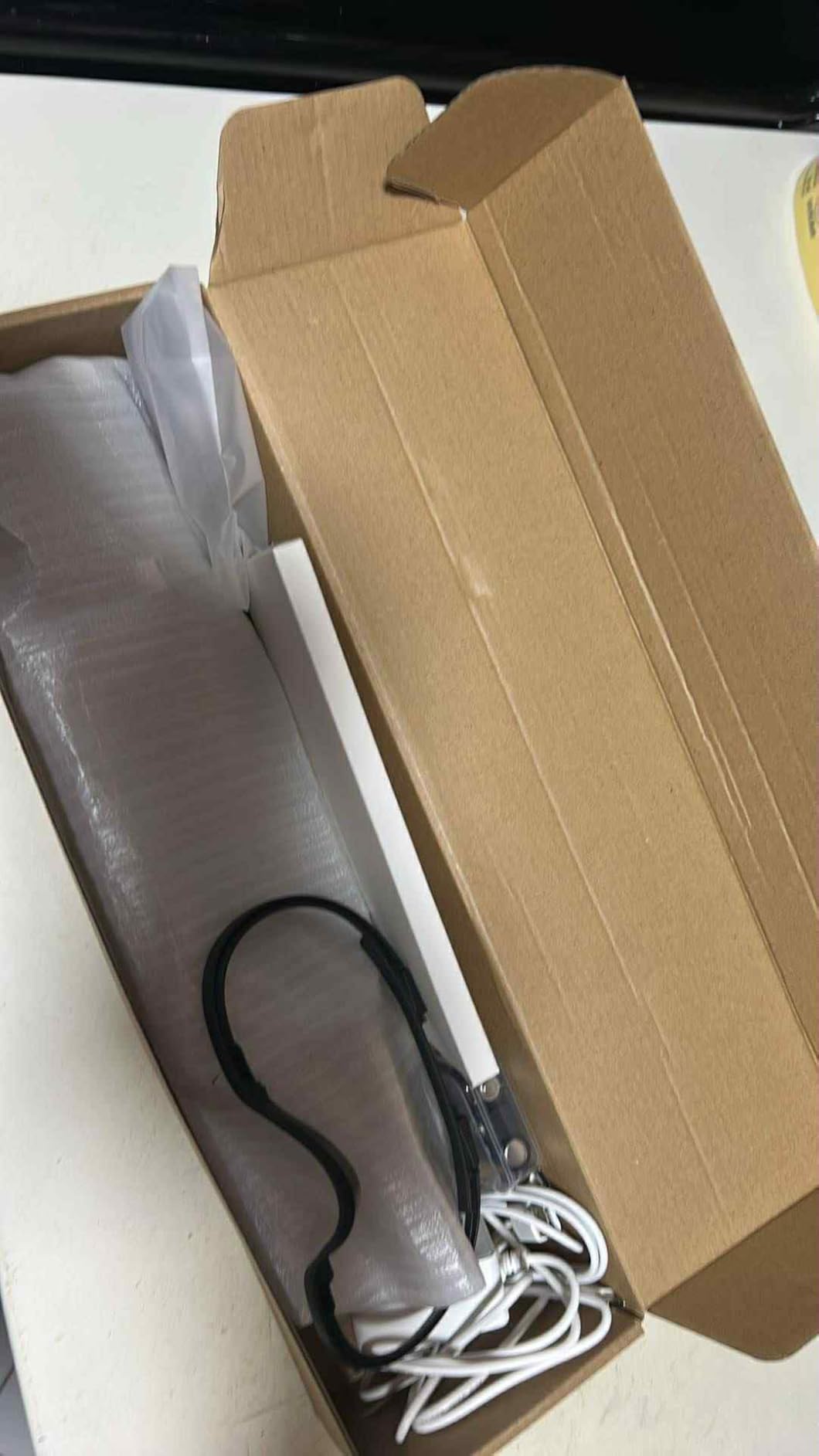 Bioherm Charging Dock for Oculus Quest 2, Magnetic Charging Station for Meta Quest 2 VR Headset & Controllers with 2 Rechargeable 2100mAh Batteries customer photo 1