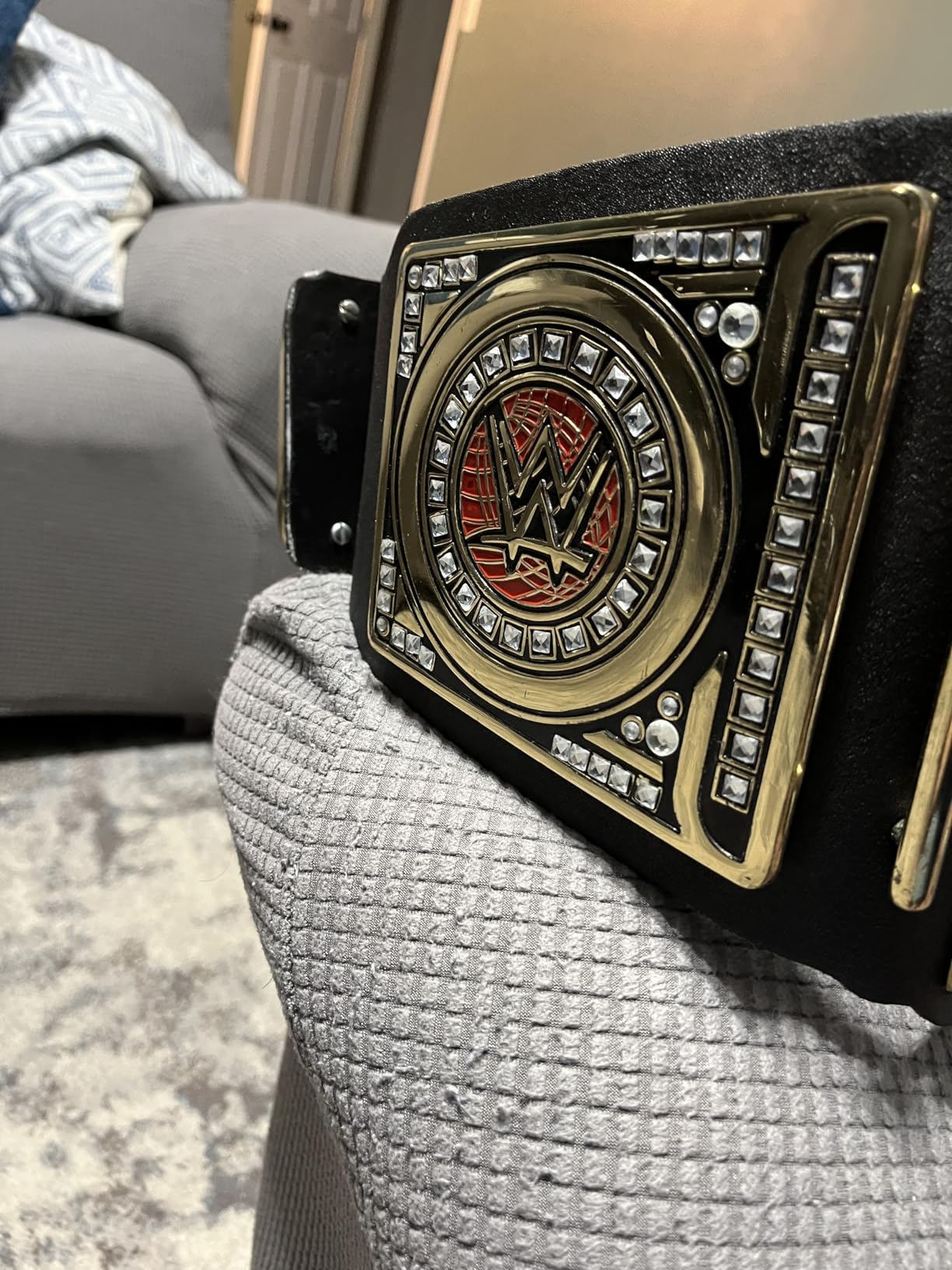 Undisputed Championship Title Belt Replica, World Heavyweight Wrestling Championship Title Belt - Adult Size - 5mm - 4.5lbs - 52 Inches Length customer photo 1