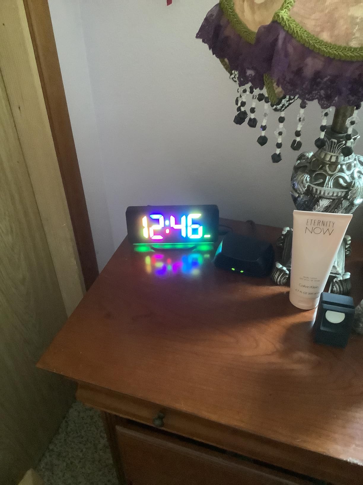 Digital Alarm Clock, Large LED Digital Clock for Bedrooms with 10 Color Changing Night Light, Adjustable Brightness, USB Charging Port, Bedside and Desk Clock for Living Room Office Decor (Black) customer photo 1