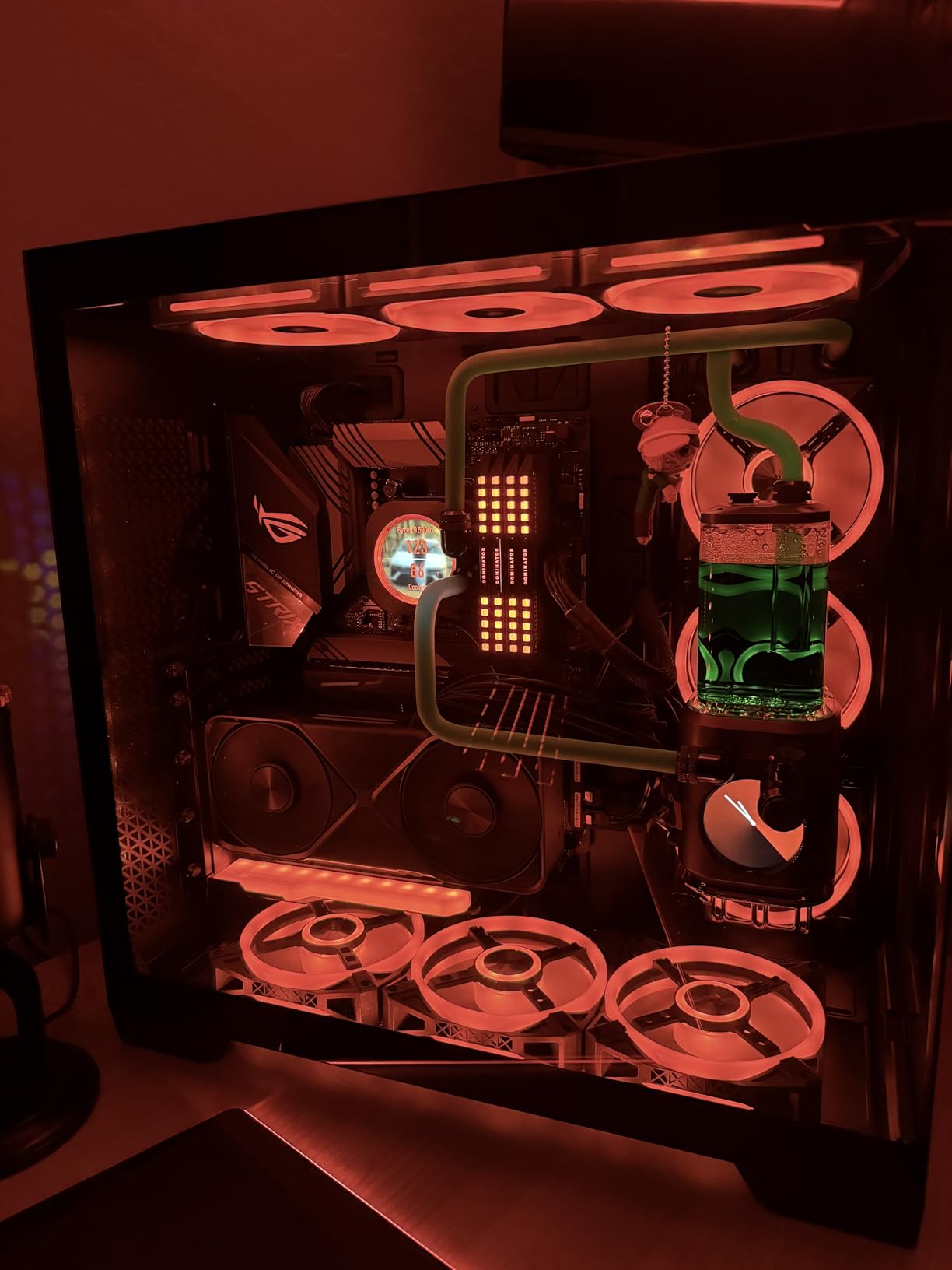 XC7 RGB Elite LCD CPU Water Block - 480x480 IPS LCD Screen - 31 RGB LEDs - USB-C - Fits Intel LGA 1700, AMD AM5 and Older - Stealth Gray customer photo 1