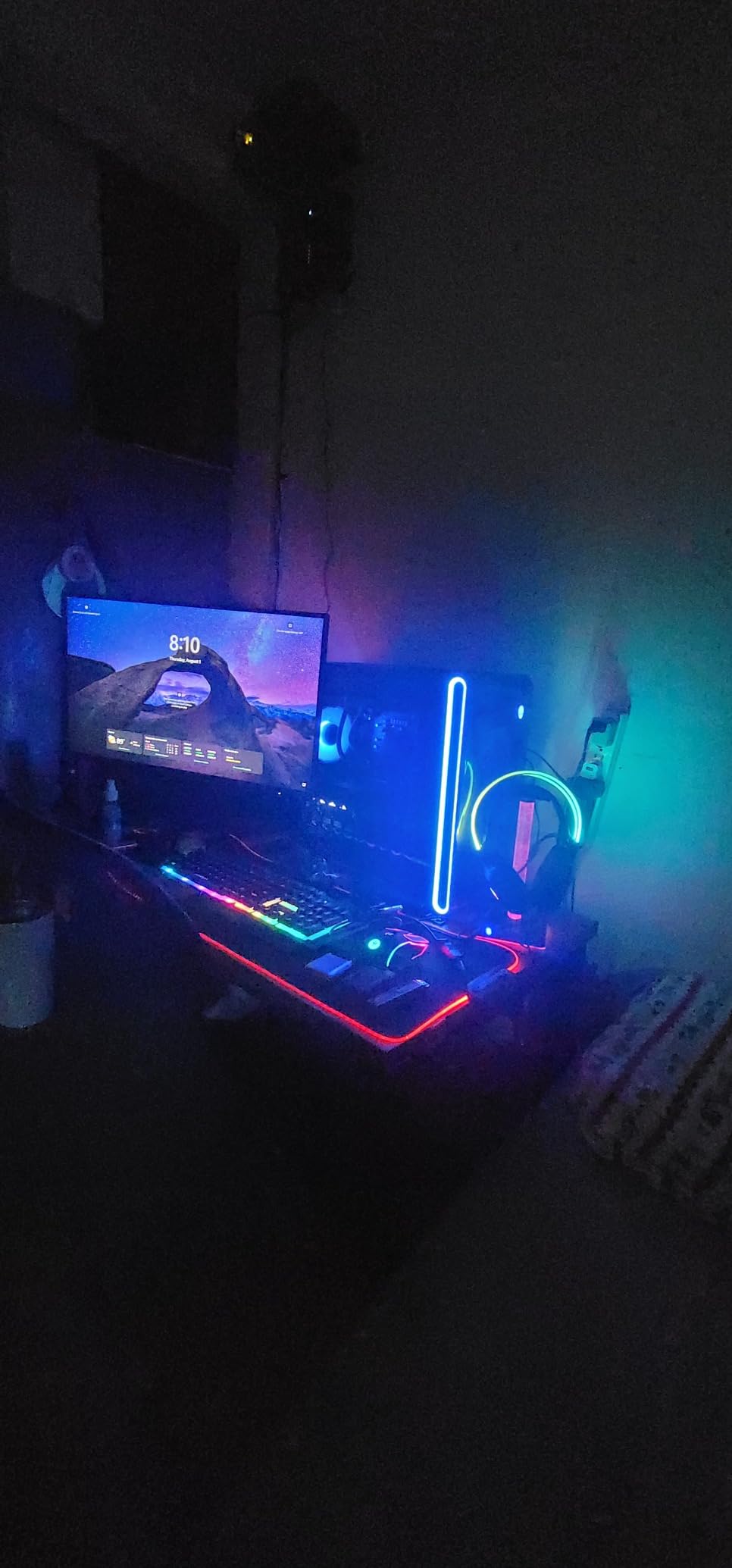GAME PUNK 6-Piece Codebreakers RGB Gaming Bundle - Mechanical Keyboard, RGB Mouse & XL Mousepad USB Hub, Gaming Headset w/Stand, Light Strip customer photo 1