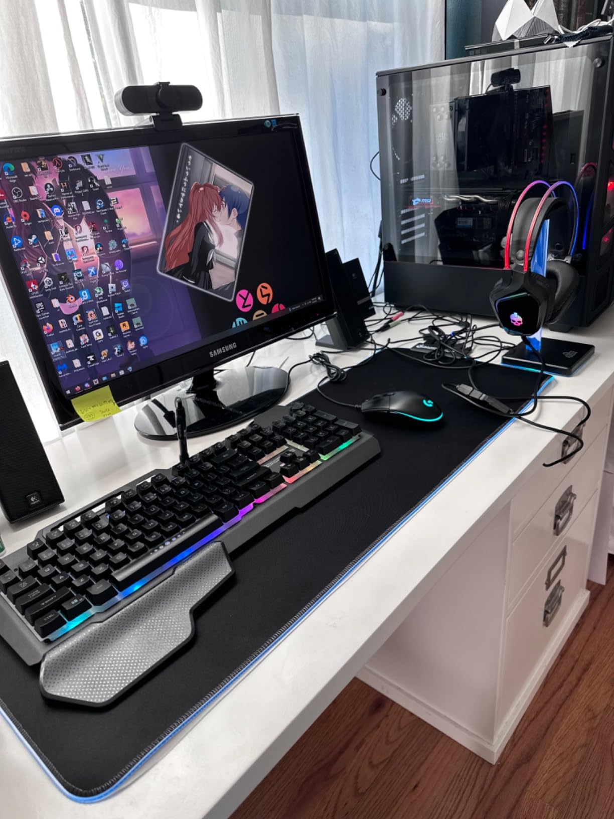 GAME PUNK 6-Piece Codebreakers RGB Gaming Bundle - Mechanical Keyboard, RGB Mouse & XL Mousepad USB Hub, Gaming Headset w/Stand, Light Strip customer photo 2