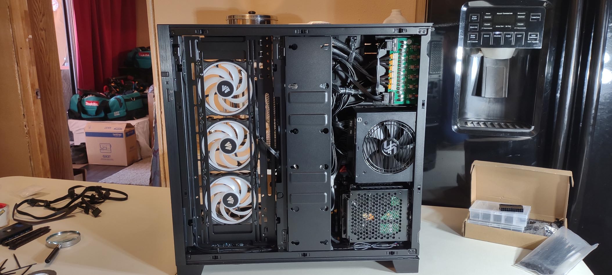 Lian Li Dynamic EVO XL - Up to 280mm E-ATX Motherboard - ARGB Lighting Strips - Up to 3X 420mm Radiator - Front and Side Tempered Glass Panels - Reversible Chassis- Cable Management (O11DEXL-X) customer photo 2