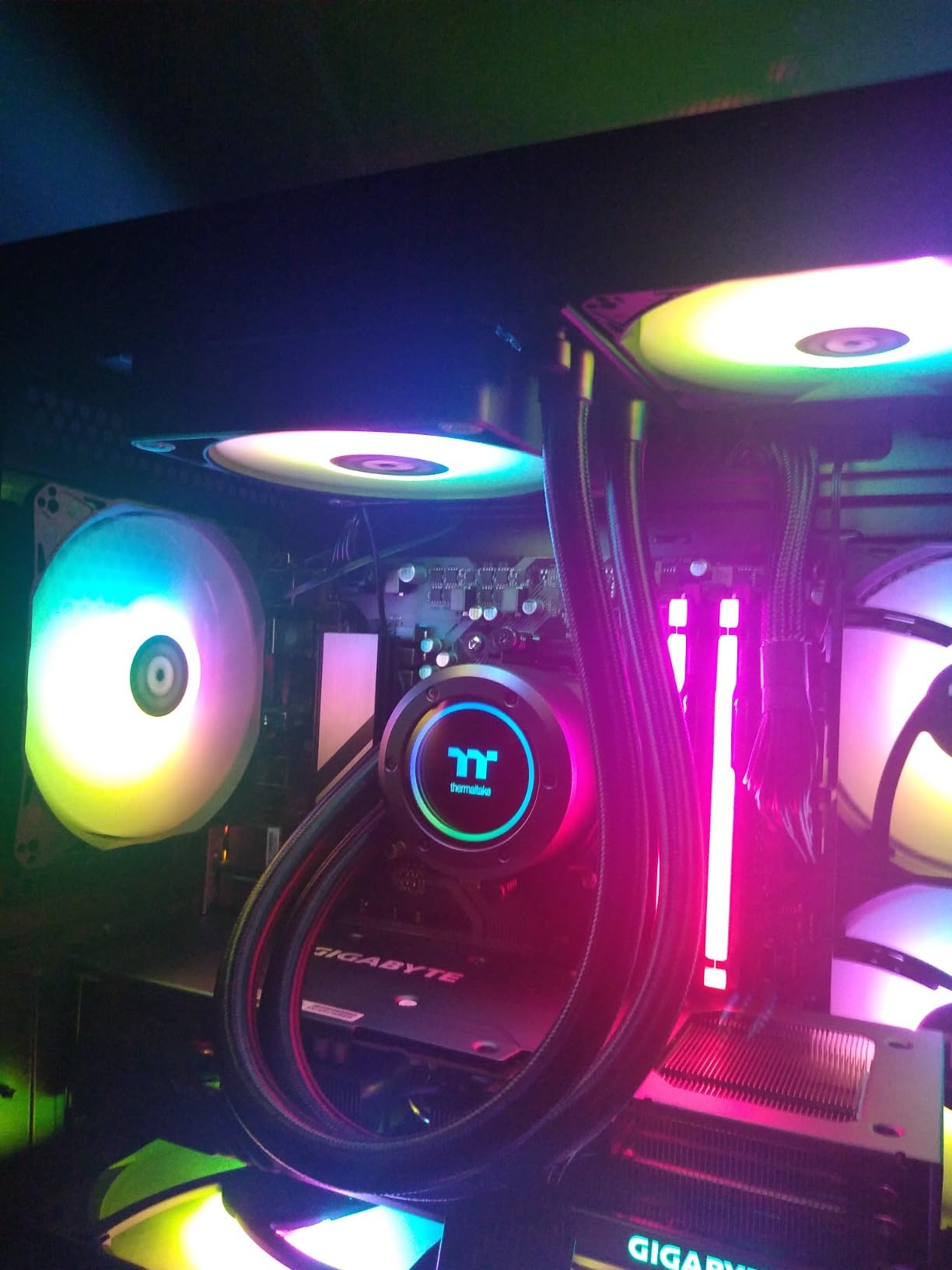 Thermaltake TH280 V2 ARGB Sync/AlO Liquid Cooler/Fan 140mm*2/PWM 500~1800 RPM/Mirror Waterblock/MB ARGB Sync Control/White, CL-W377-PL14SW-A customer photo 2