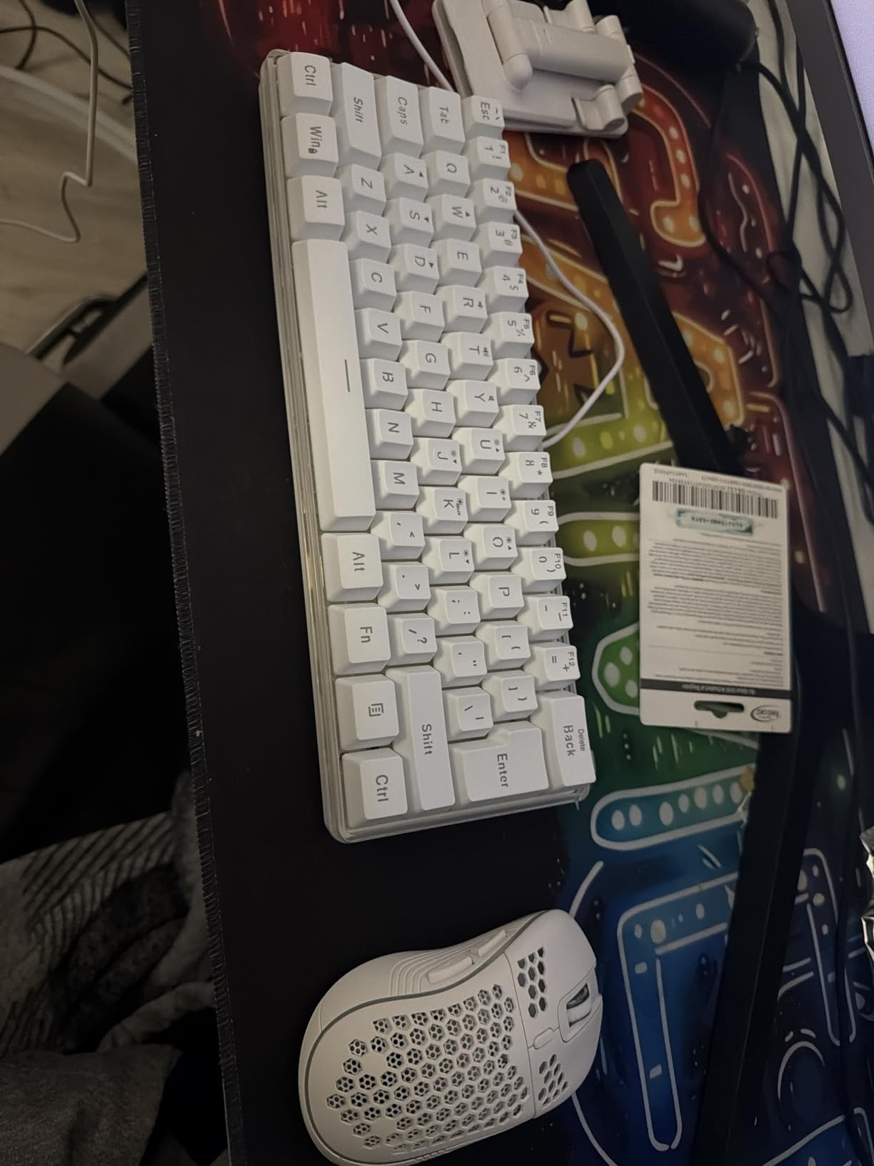 RedThunder 60% Wireless Gaming Keyboard and Mouse Combo, 2500mAh Rechargeable Battery, Ultra-Compact Small RGB Mechanical Feel Keyboard, Lightweight Honeycomb Optical Mouse for Gaming/Business, White customer photo 2