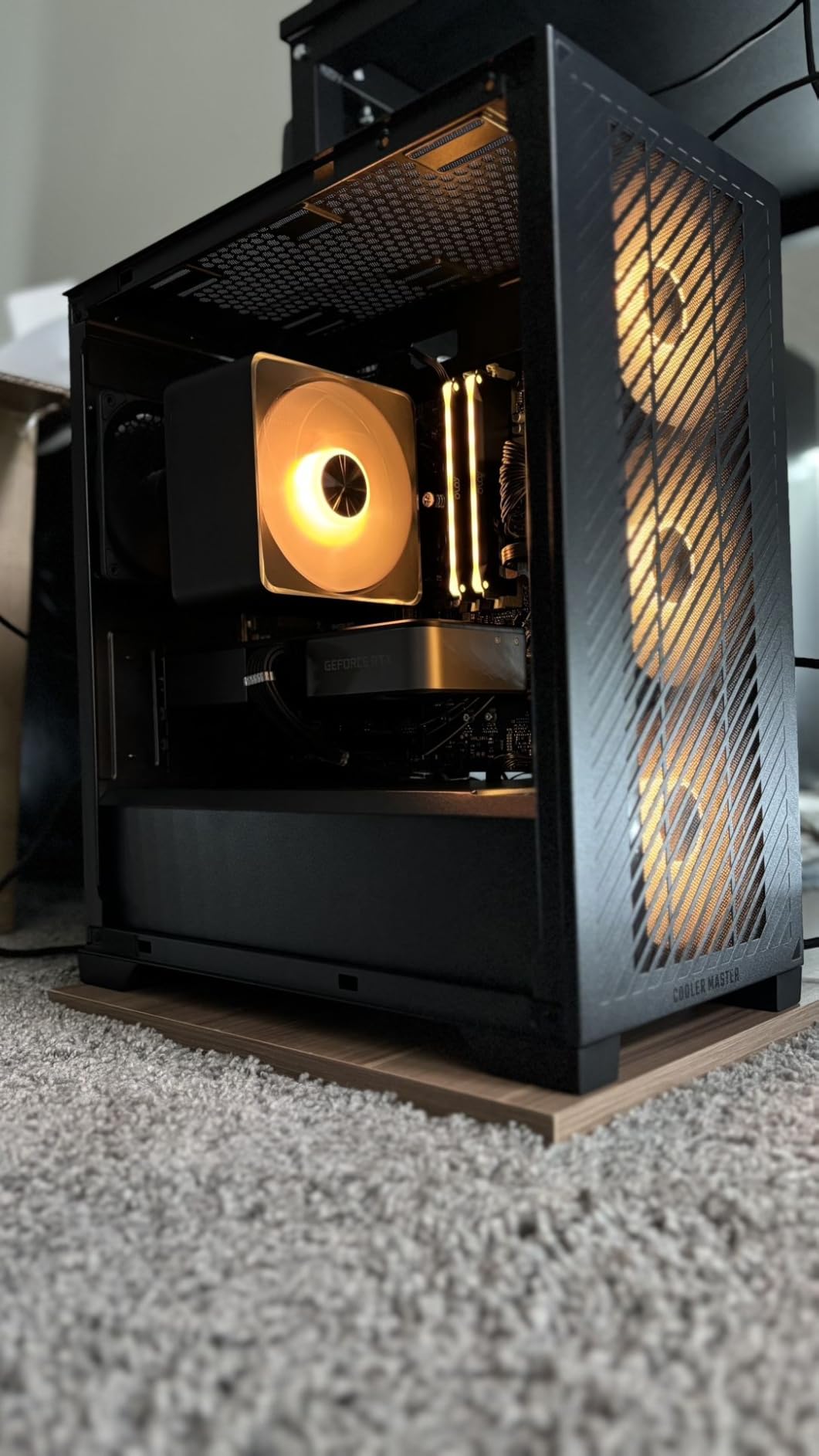 APNX AP1-V White Tower ARGB CPU Air Cooler, 5 Heat Pipes, Aluminum Frame, PWM Hydro Bearing Fan, High Air Flow, 165mm (H), Intel LGA 1700/1200, AMD Ryzen AM5/AM4 customer photo 2