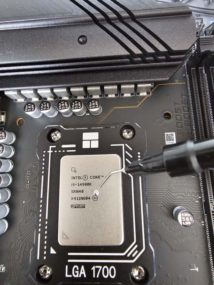 Meta Online 1.5 Grams Liquid Metal Thermal Compound - 130W/m'K Conductance - Thermal Grease - Ready to Apply for PS5 - CPU - GPU - Liquid Metal Thermal Paste customer photo 1