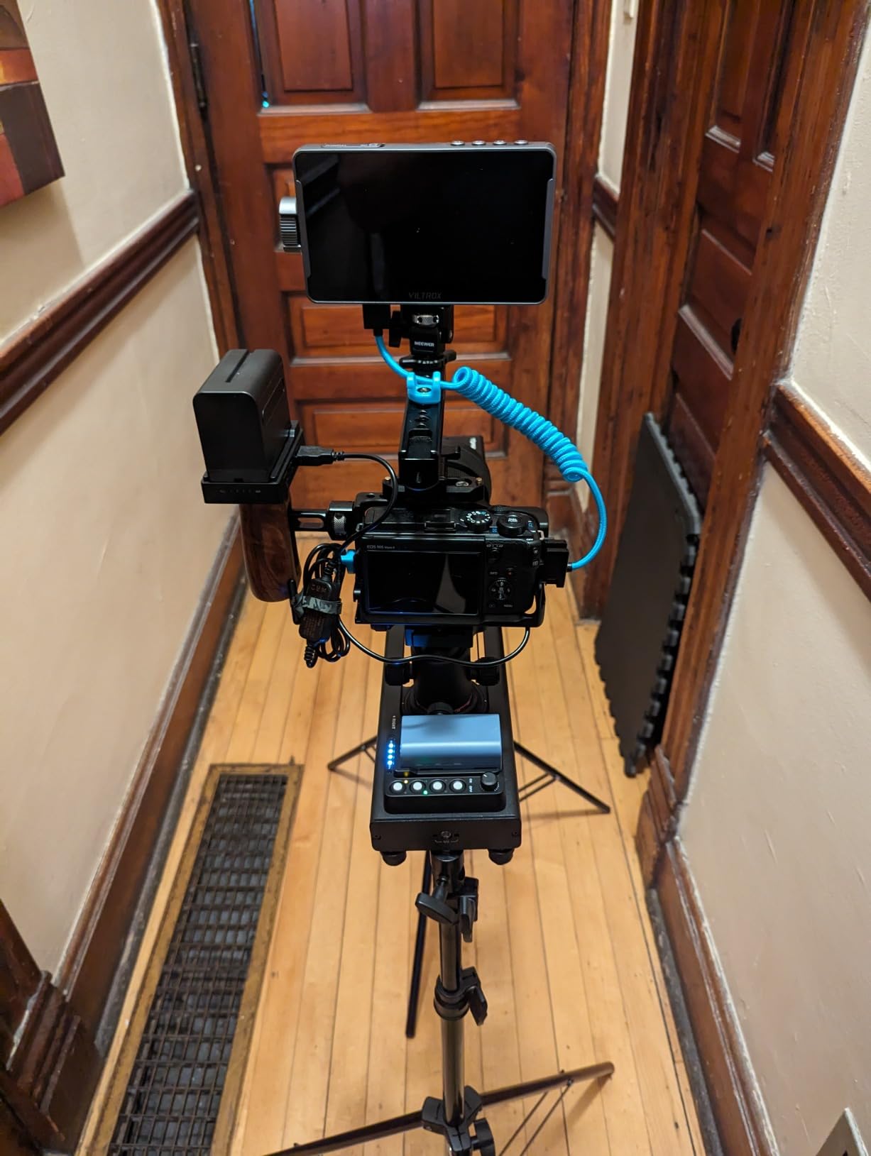 Accsoon Toprig S40 Video Slider, 16''/40 cm Motorized Camera Slider with Full Button Control, Support APP-Video Mode/Time-Lapse/Loop Mode, Speed Control Konb, 120° Panoramic Shooting for Photographer customer photo 2