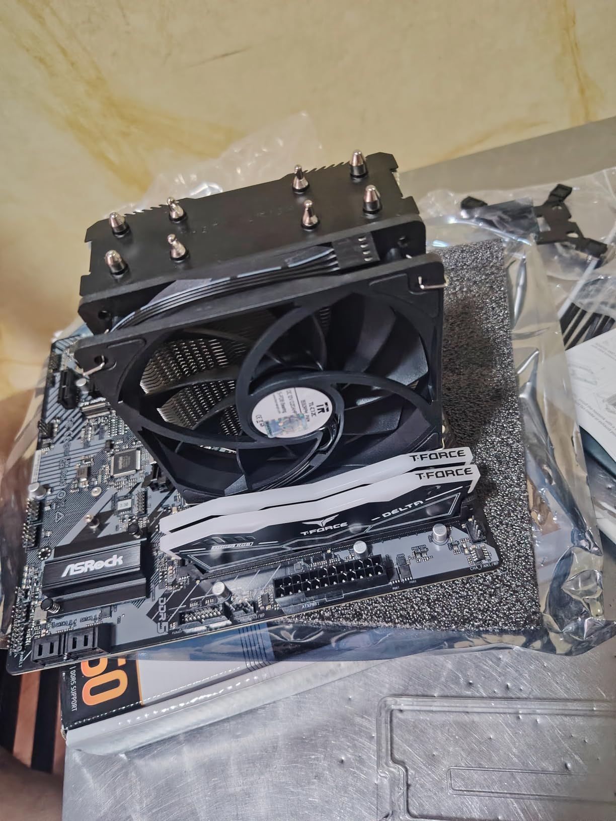 ASRock B650M-HM.2+ AMD AM5 Micro-ATX Motherboard, Supports AMD Ryzen 9000/8000/7000 Series Processors, DDR5 6400+ (OC), PCIe 5.0 M.2, Gigabit LAN, 6+1+1 Power Phase customer photo 2