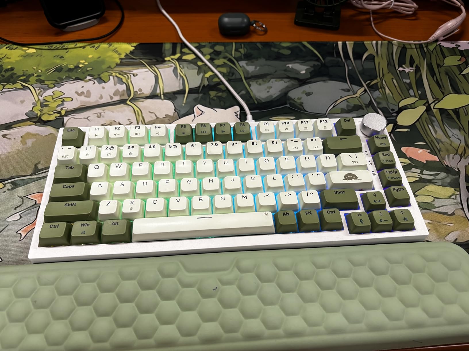 Fogruaden Wired 75% Percent Hot Swappable Mechanical Keyboard, Red Switch, TKL Mechanical Keyboard, Gasket Mount, RGB Backlit Compact Gaming Keyboard with Volume Knob(RedSamurai) customer photo 2