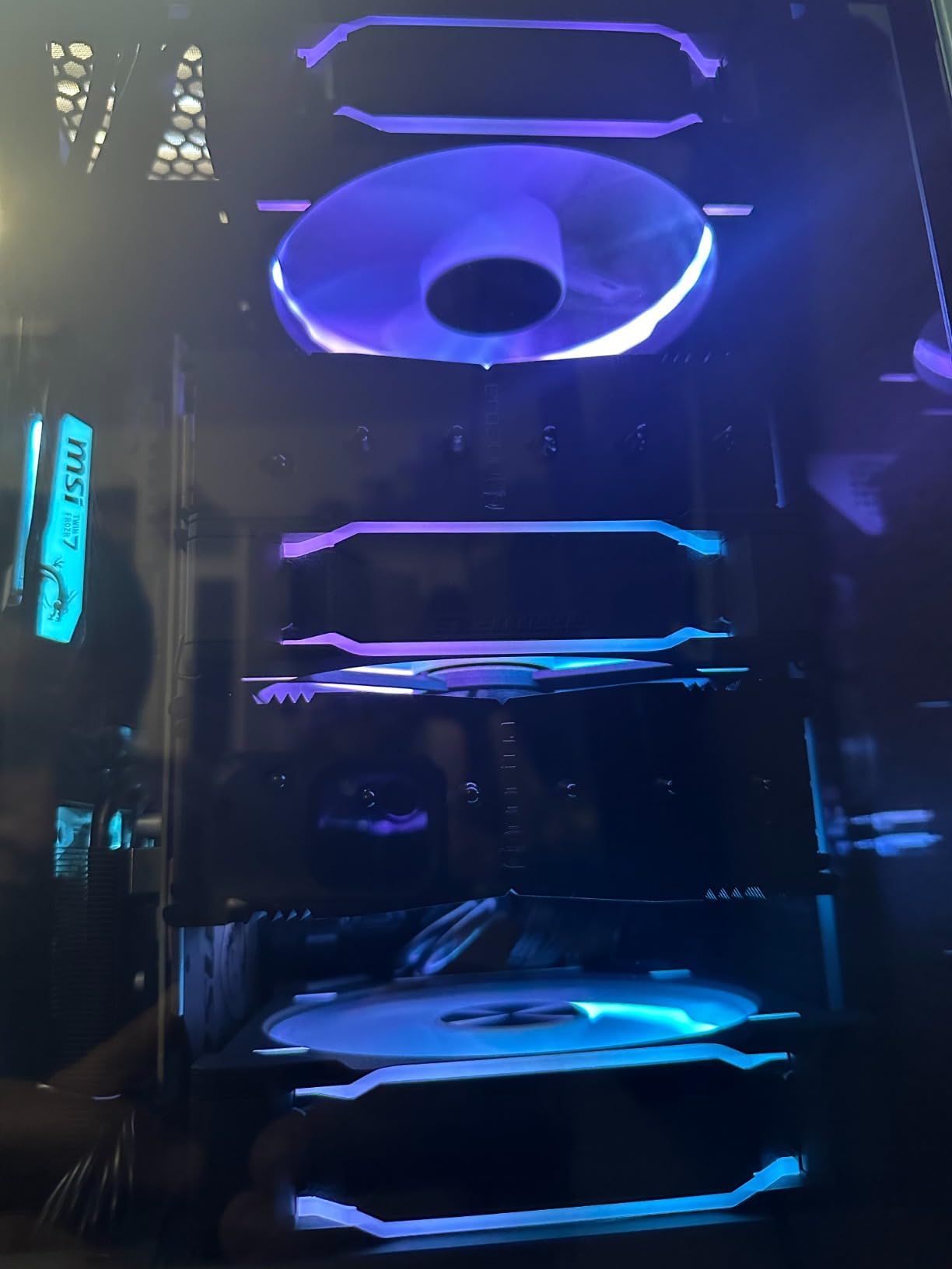 Phanteks D30-140 DRGB PWM Fan, Premium D-RGB Performance Fan, ARGB/DRGB Lighting, Daisy-Chain Fan Linking System (Black) customer photo 2