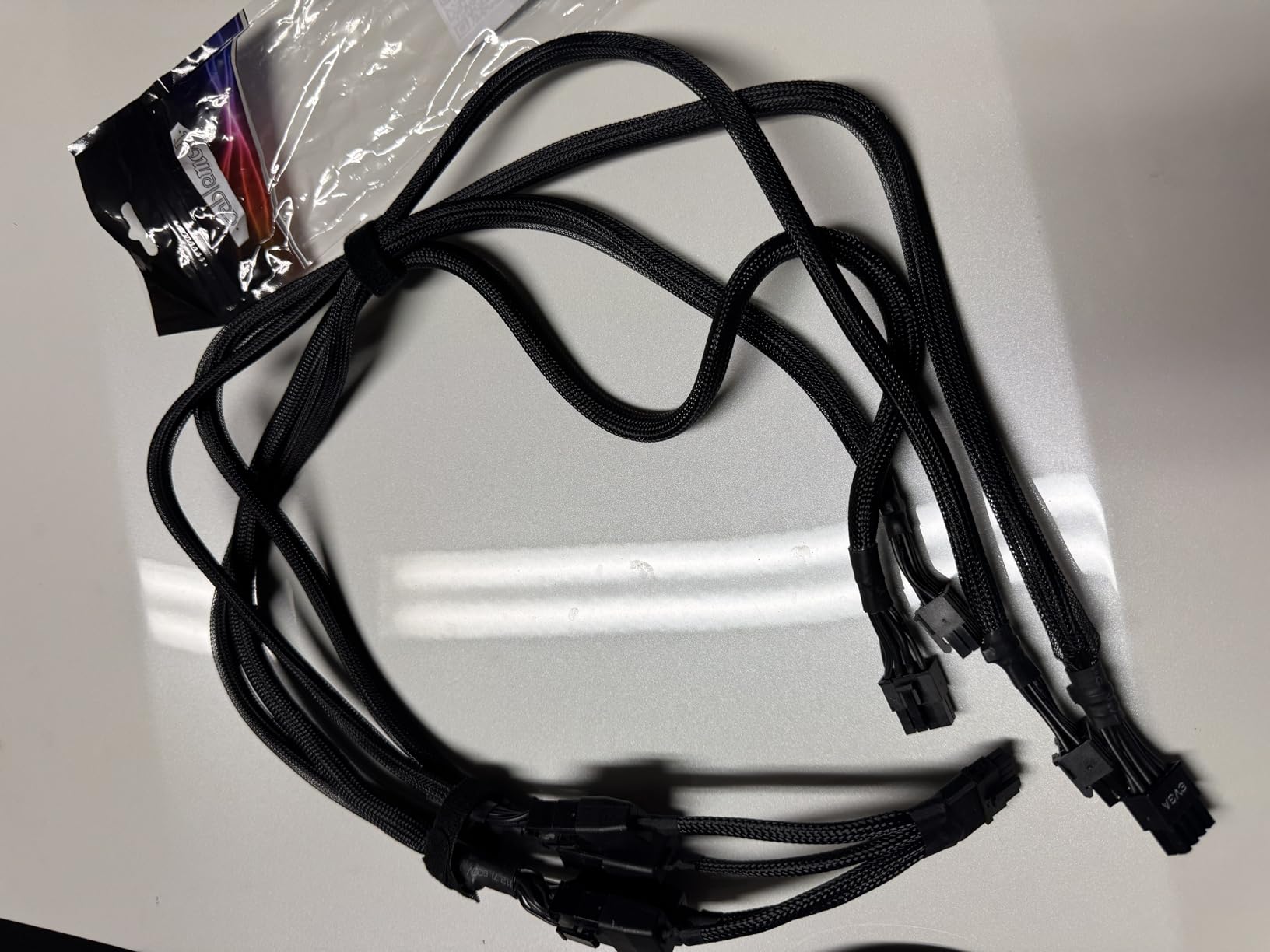 CableMod E-Series Pro ModMesh Sleeved 12VHPWR StealthSense PCI-e Cable for EVGA G/G+ / P/P+ / T (White, 16-pin to Triple 8-pin, 60cm) customer photo 1